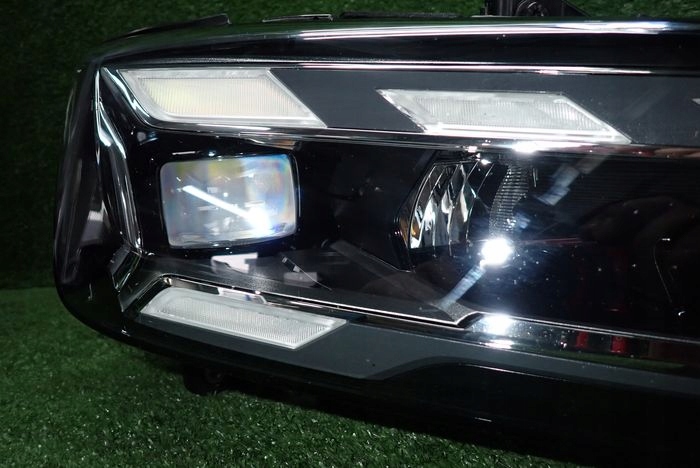 AUDI Q2 FULL LED MATRIX LIFT 21- reflektor right light right