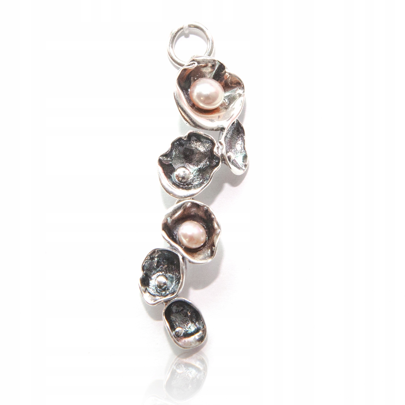 Stříbrný přívěsek mušle kombinovaný s perličkami stříbro 925 mušle