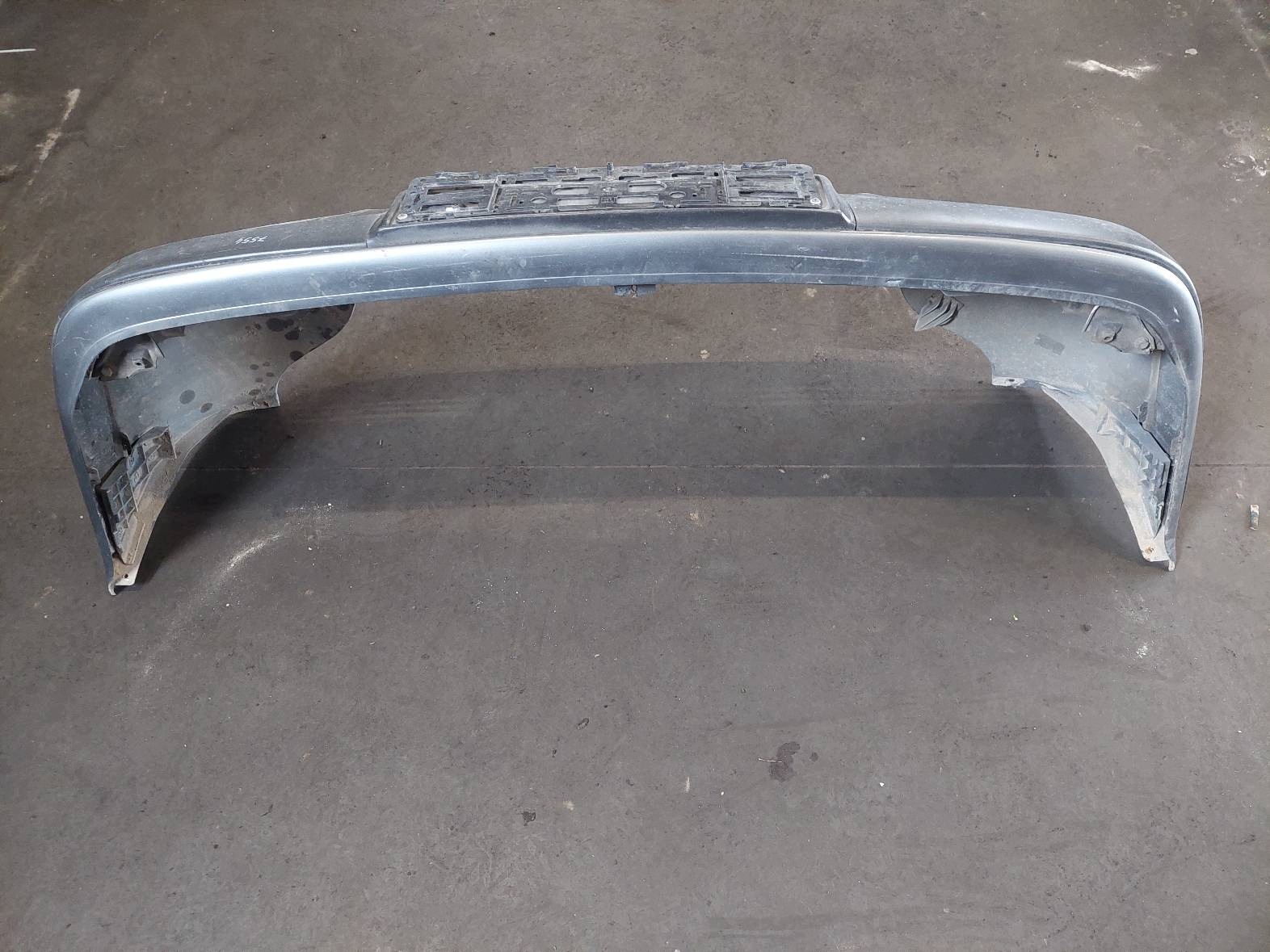 nárazník predok AUDI 80 B4 LY7P