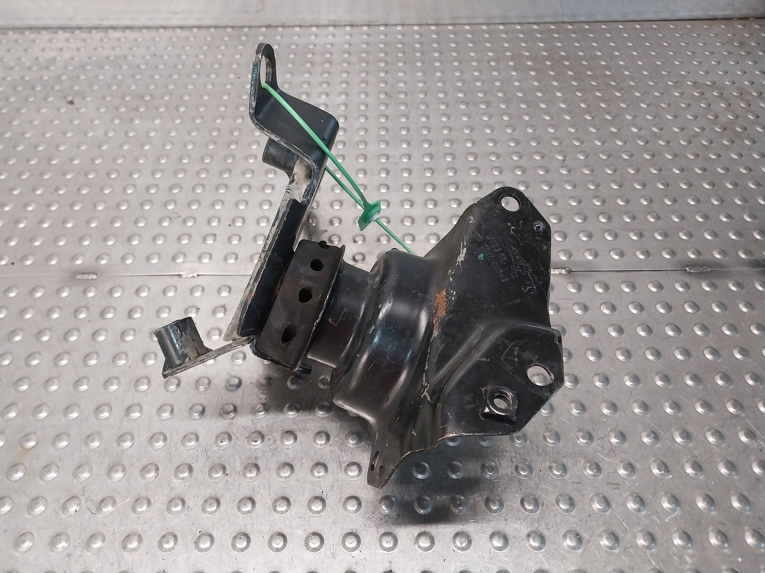 holder engine mount 6N0199561F VW POLO III 6N 1.0 8V