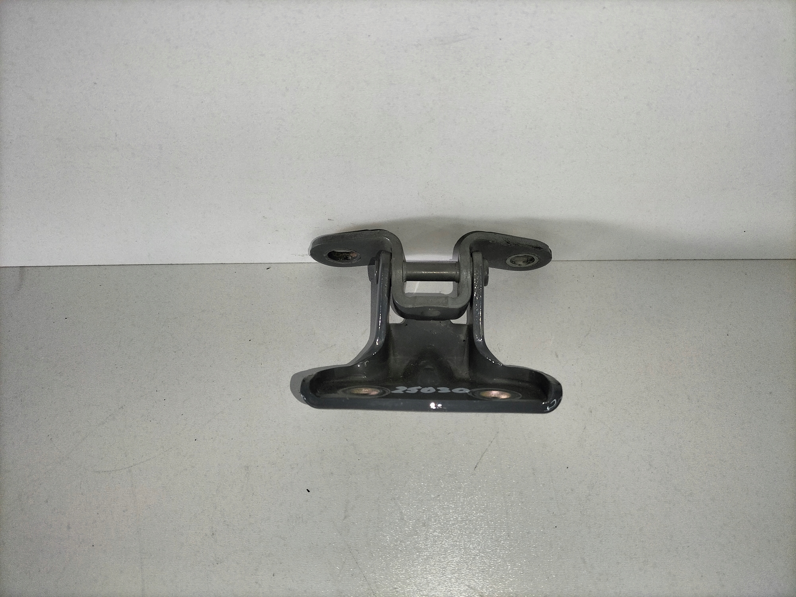 hinge door rear part right HYUNDAI I30 III 17