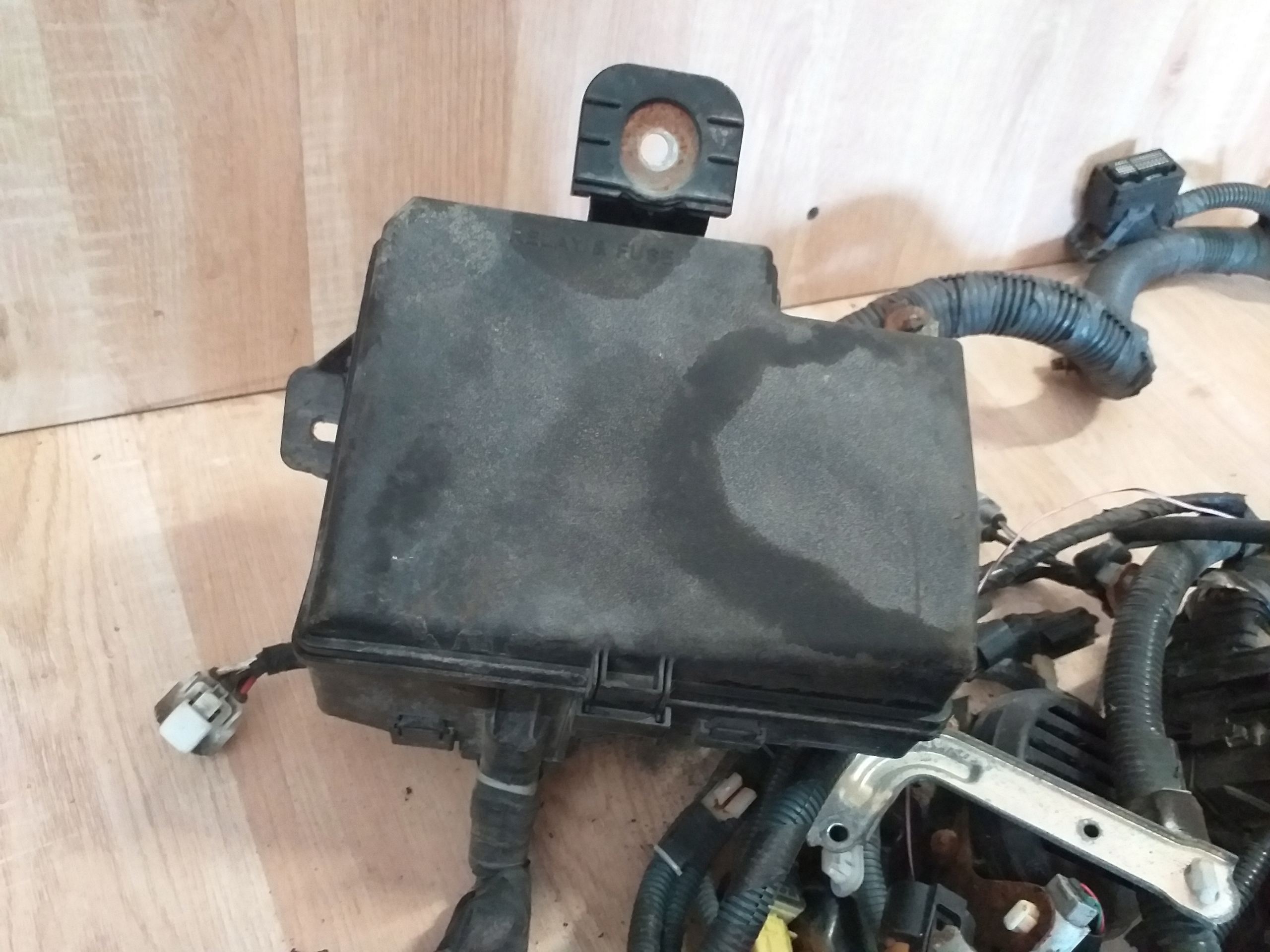 Toyota Prius C AQUA wiązka pasa przedniego puszka Producent części Toyota OE