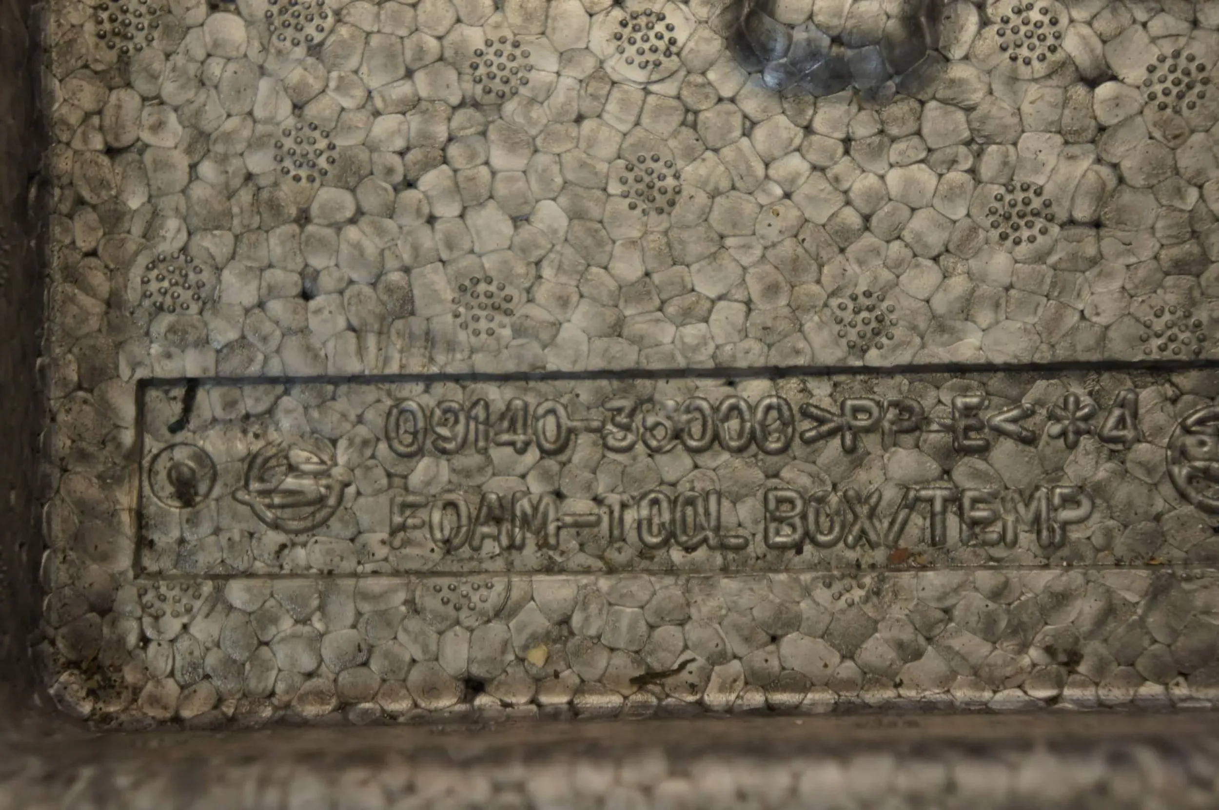 WINDA LEWAREK KLUCZ PODNOŚNIK WKŁAD KOŁA ZAPASOWEGO SSANGYONG TIVOLI Producent części SsangYong OE