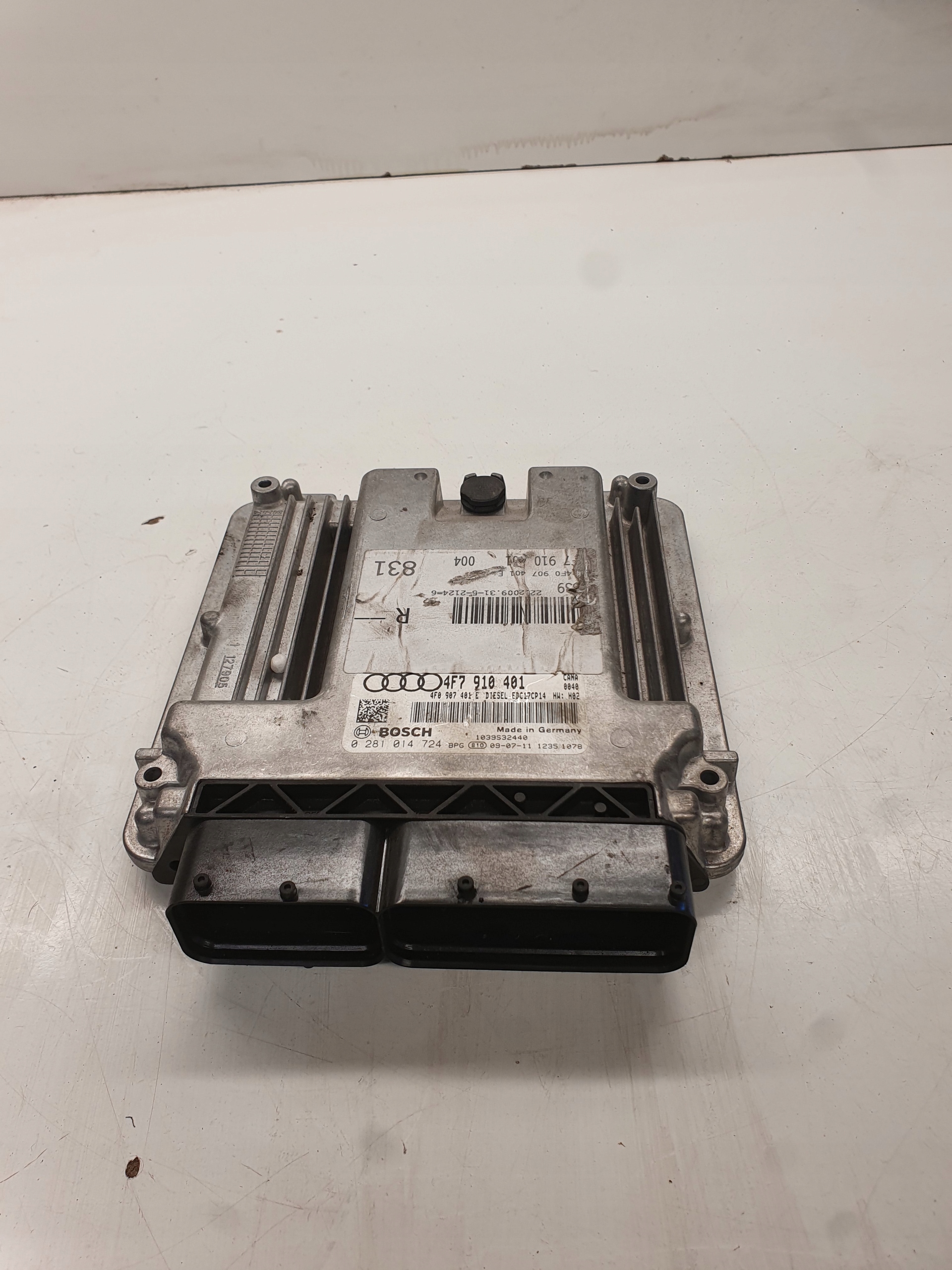 computer control unit of the engine AUDI A6 2.7 4F7910401