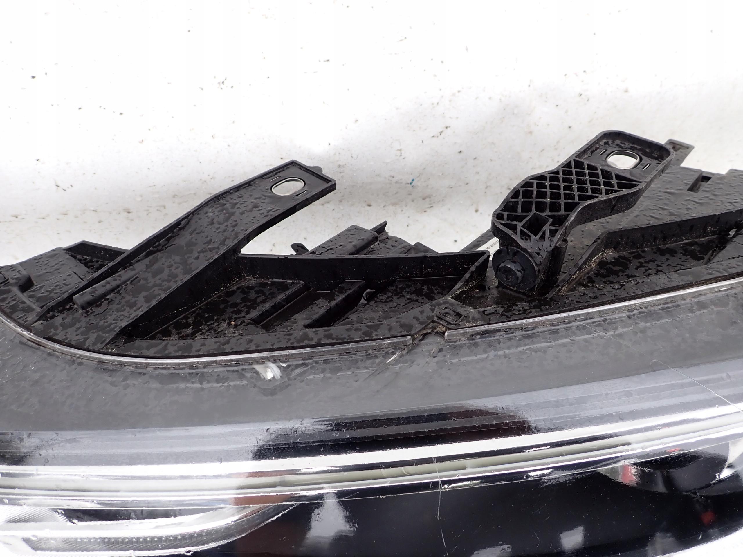 AUDI Q3 8U0 and 11- light left front BI XENON