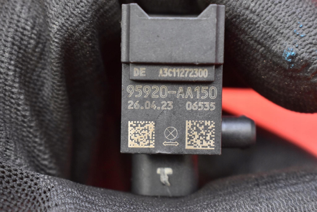 impact sensor left 95920-AA150 KIA SPORTAGE 5 V 21-25