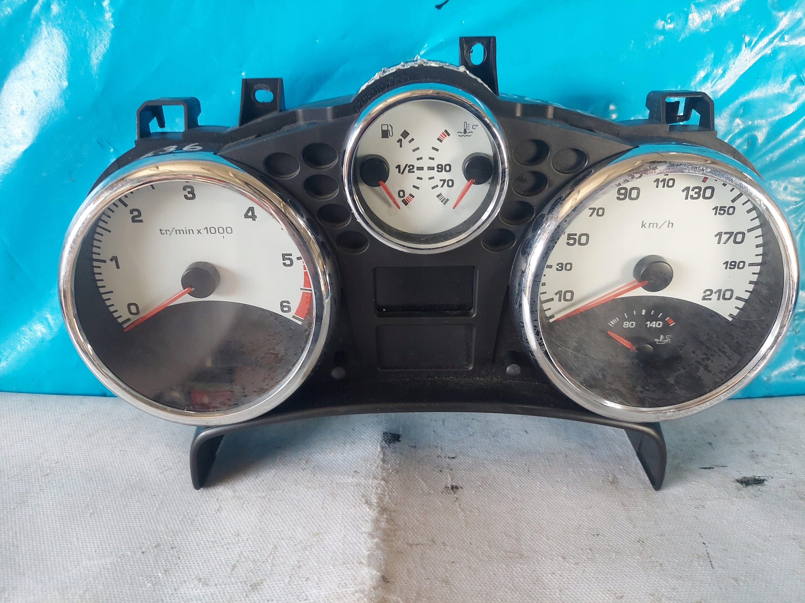 dials clock PEUGEOT 207 1.6 HDI 9662104980