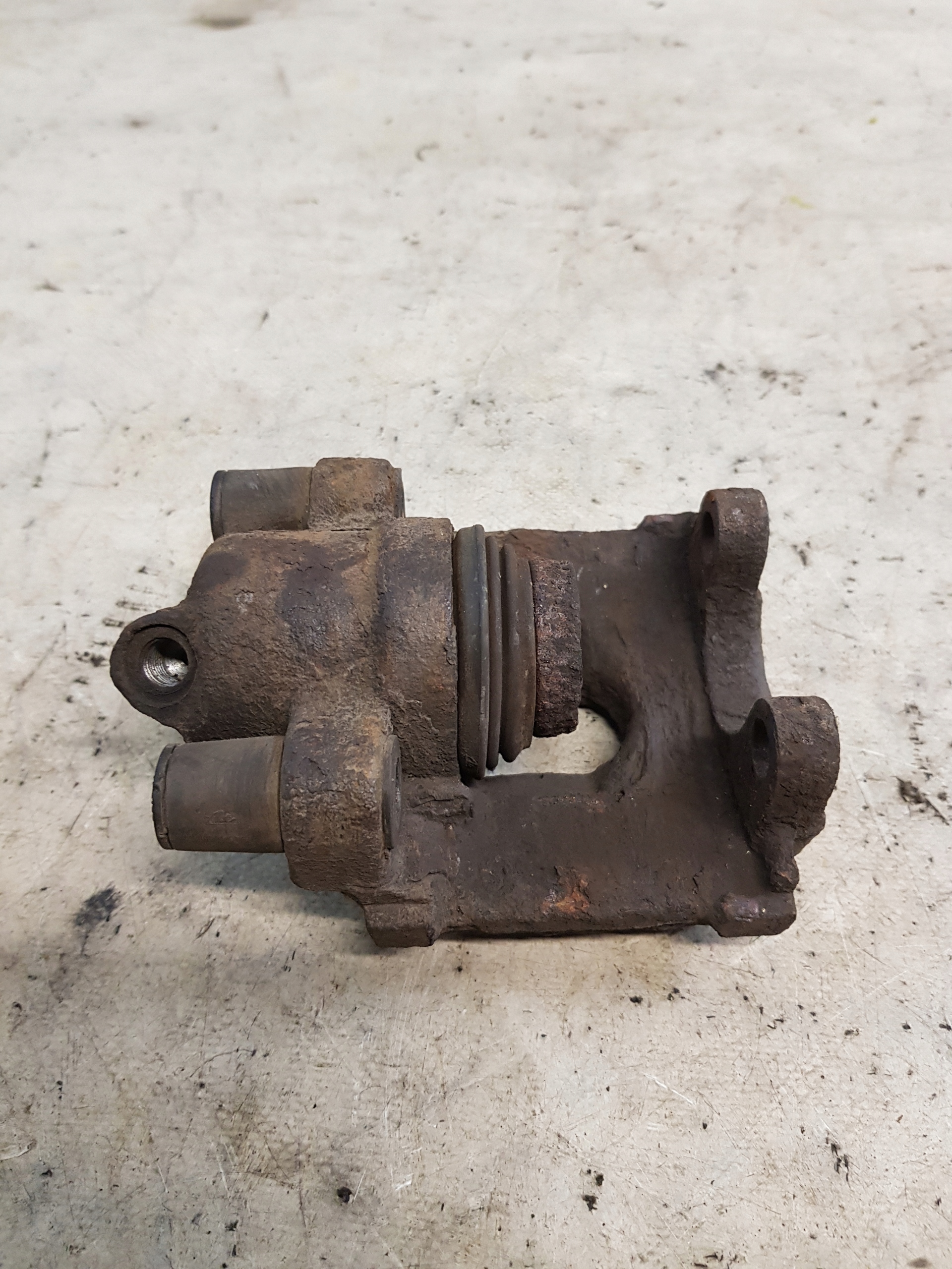 BMW E46 COMPACT caliper brake left rear part