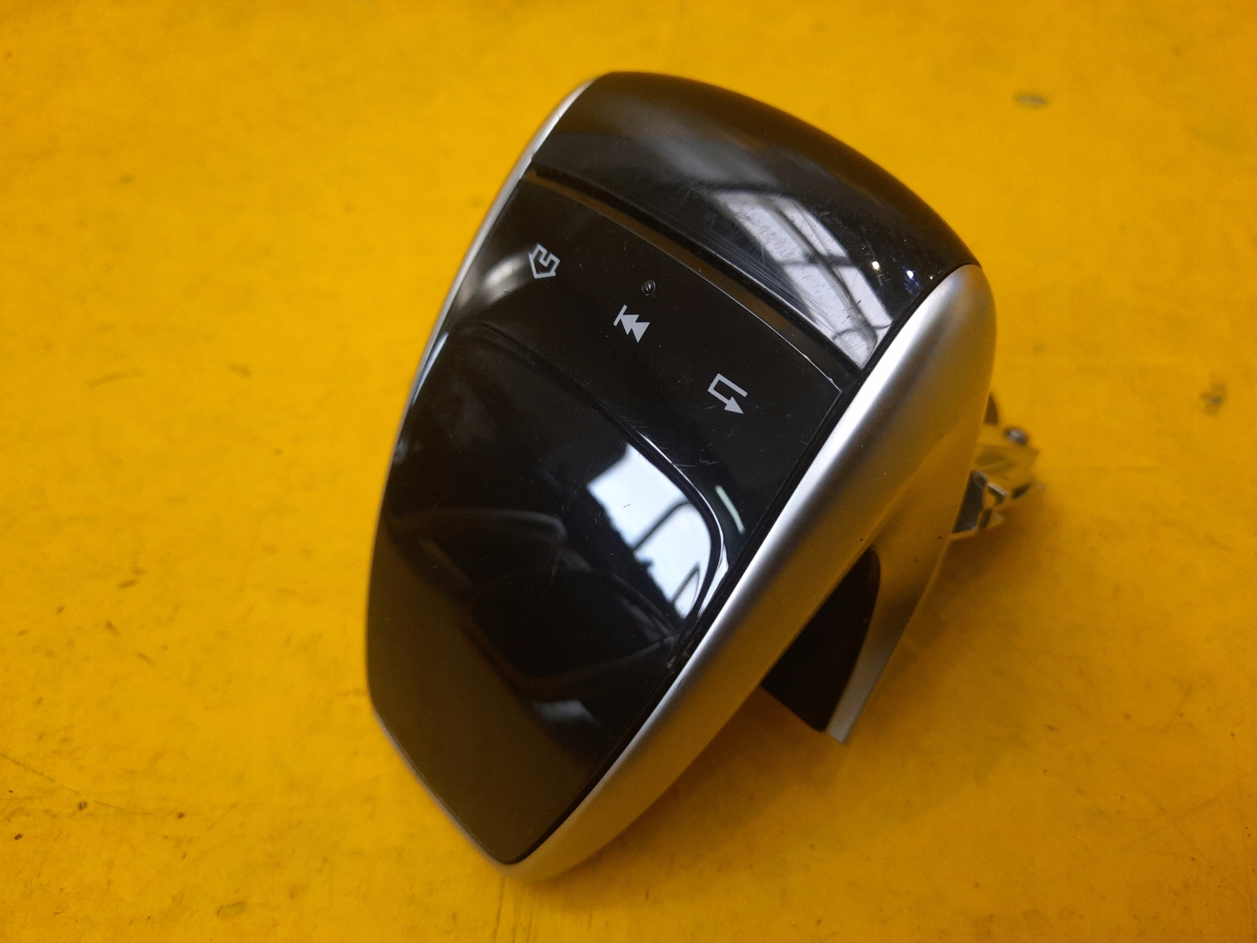 Mercedes W166 GLE ML GL PANEL IDRIVE A1669003321