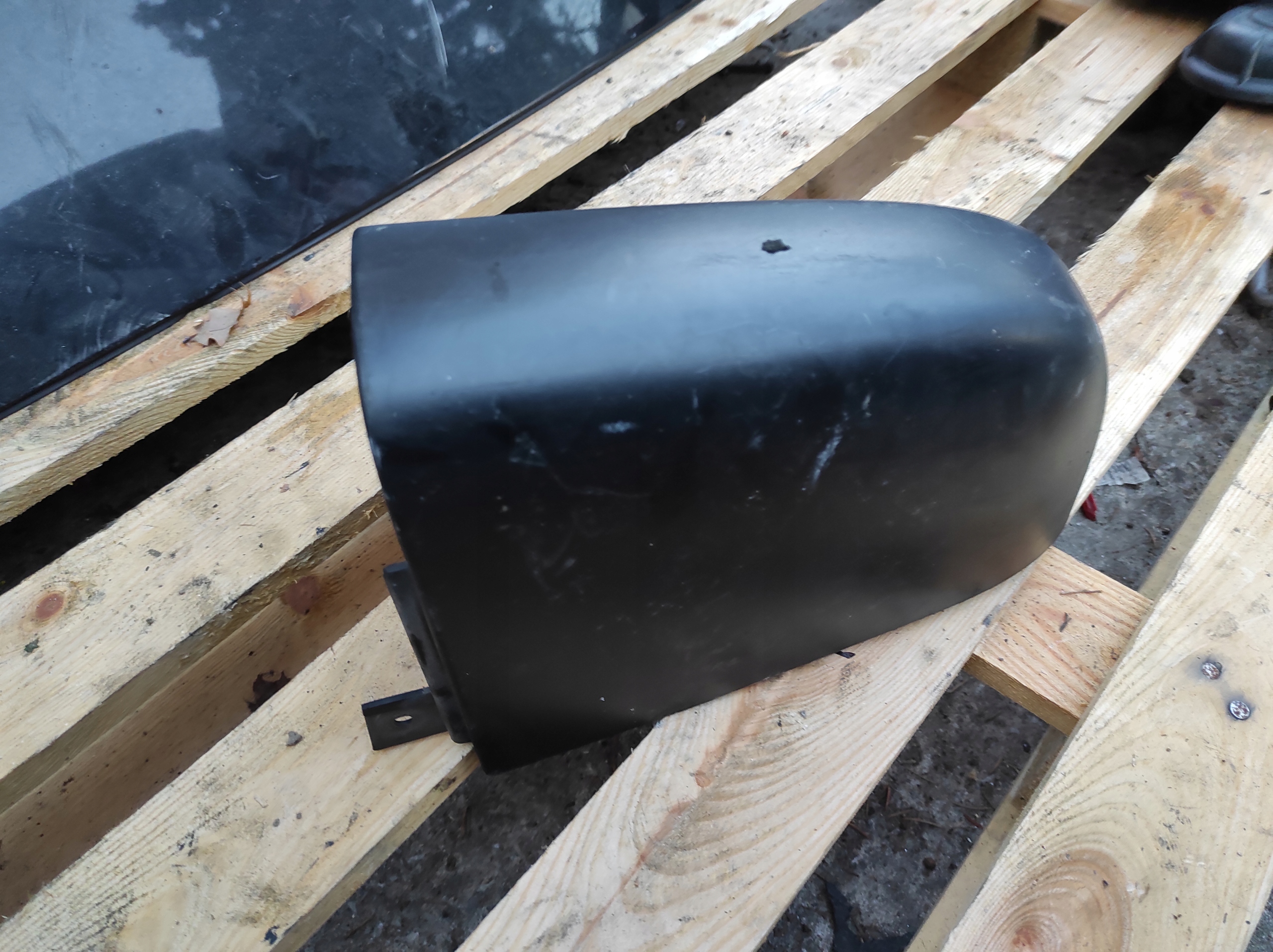 NAROZNIKA DER STOSSSTANGE RECHTS HINTEN OPEL VIVARO B 93868902
