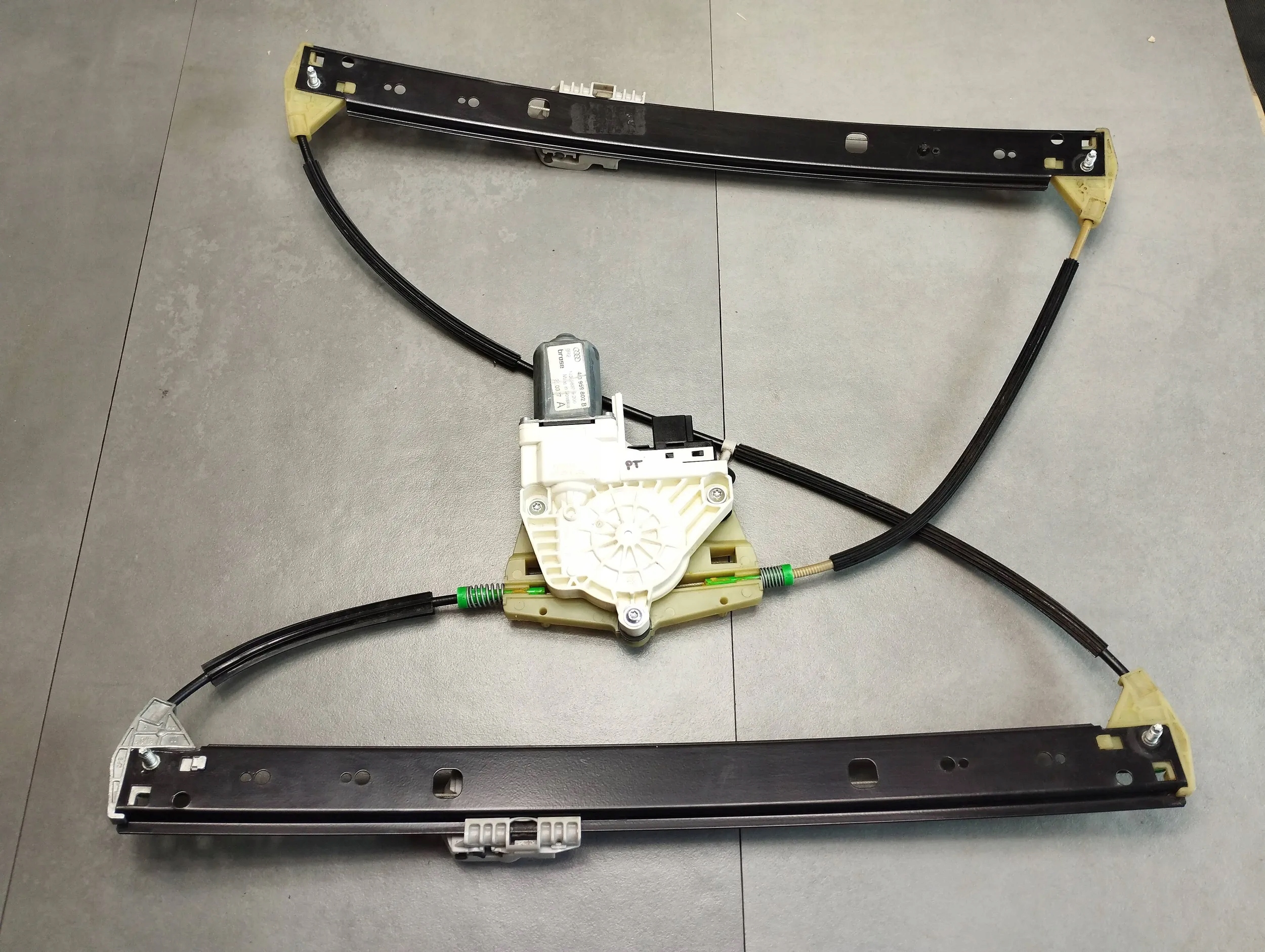 Audi Q7 4L mechanism windows right rear part