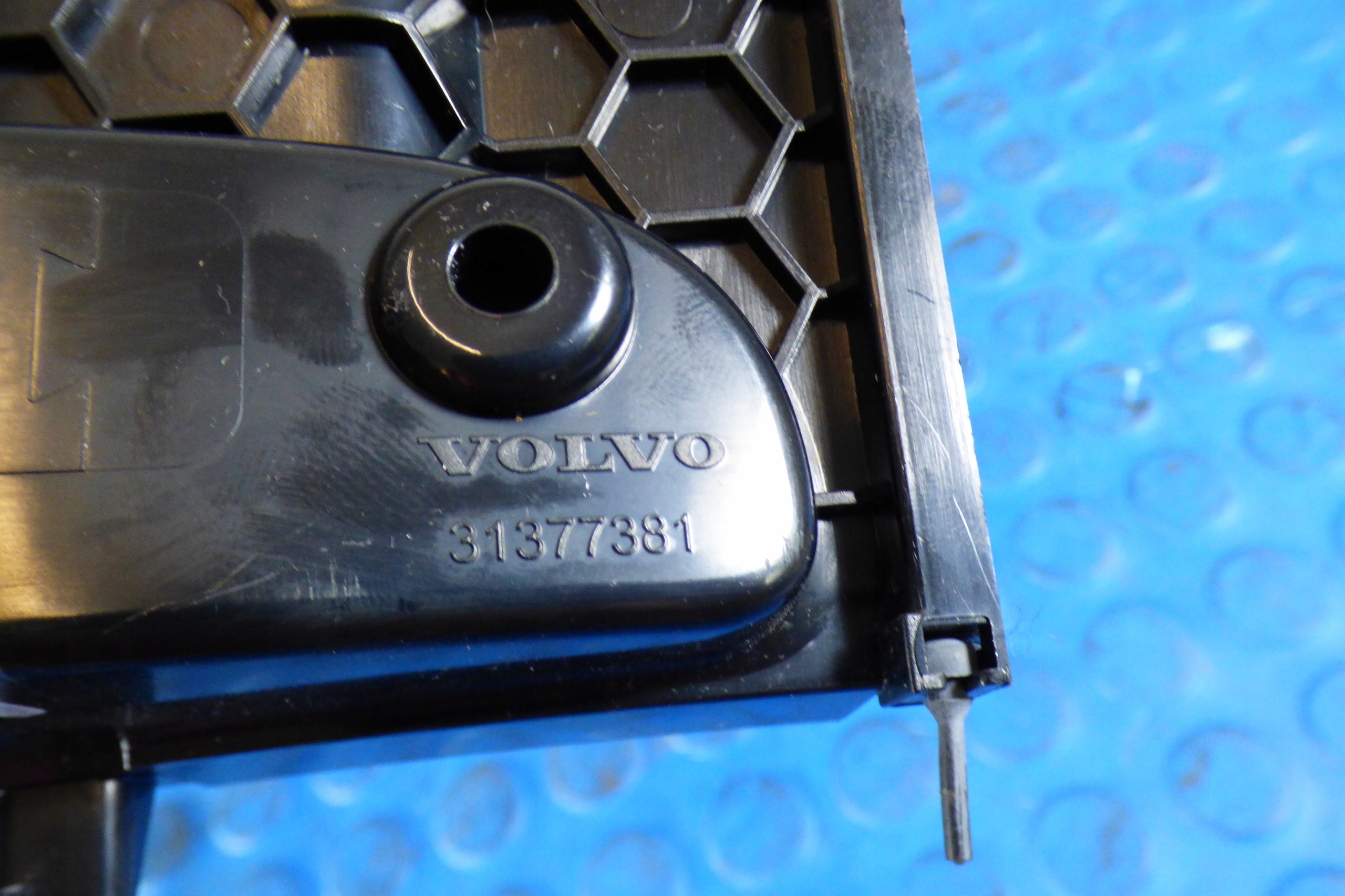 passenger compartment tunelu 31377381 31694582 VOLVO V60 III 2018