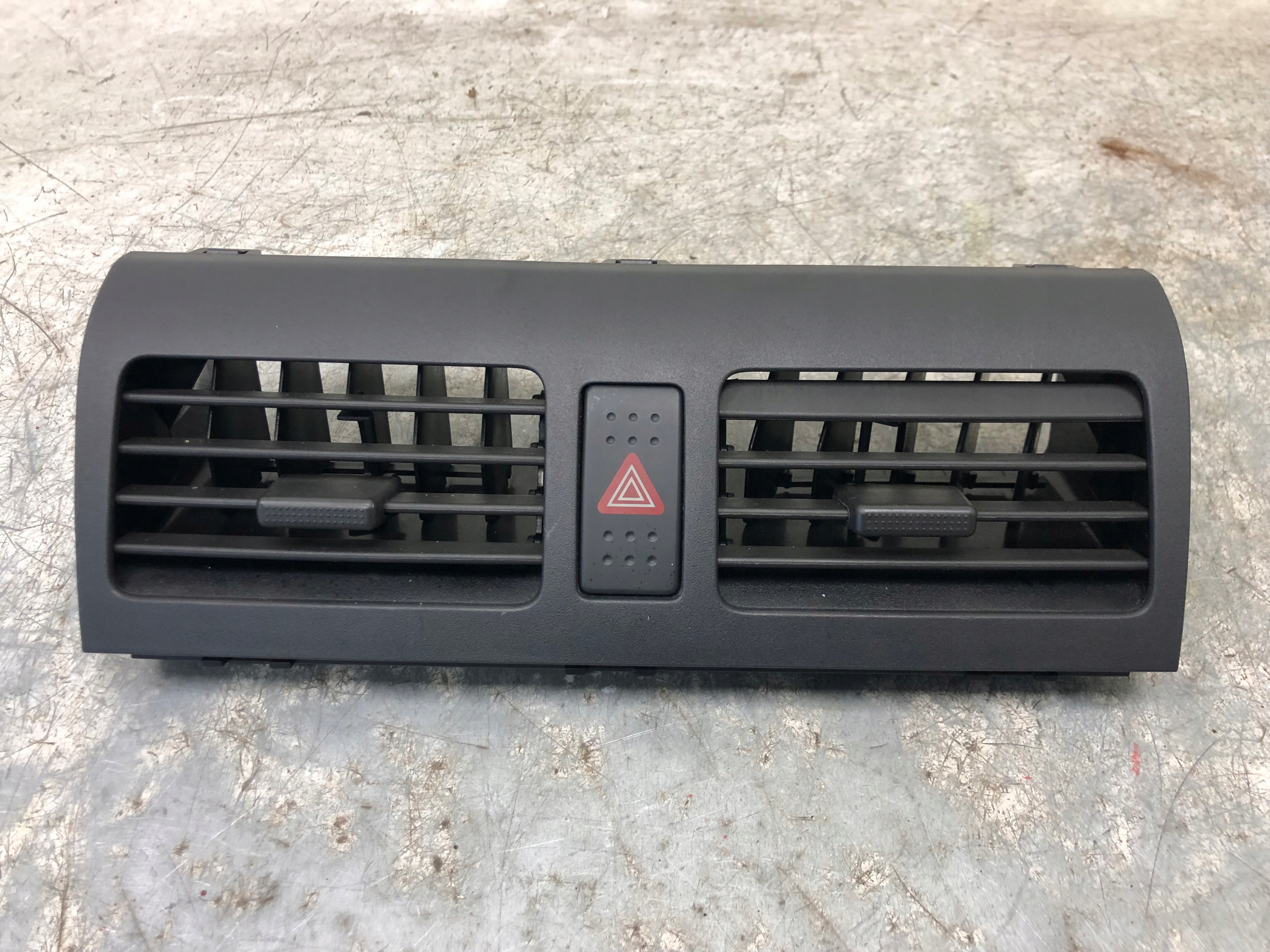 grid air conditioning devices central SUZUKI SWIFT IV MK6 73610-62J00
