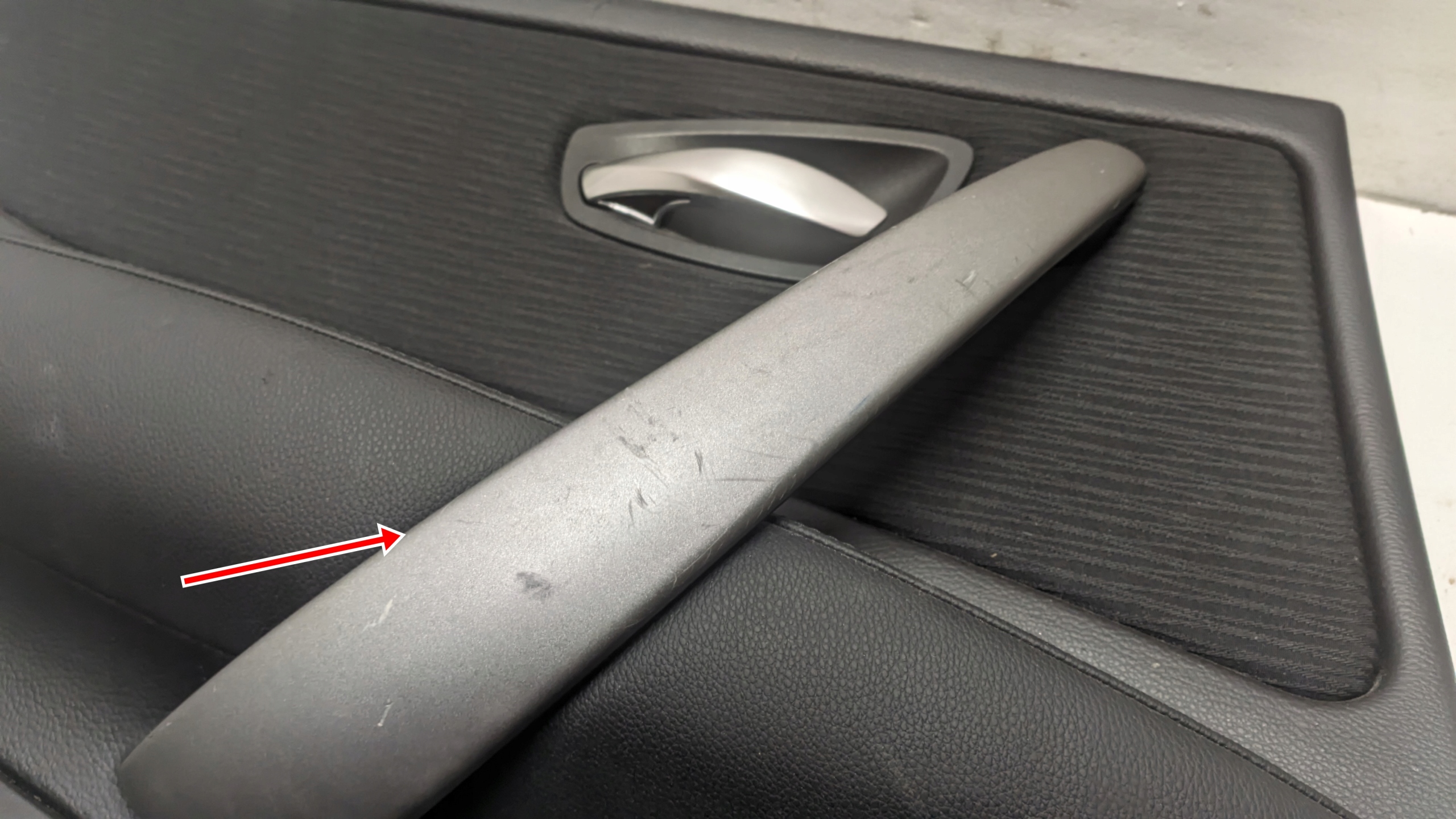 BMW E87 2.0D 11R side door left rear part