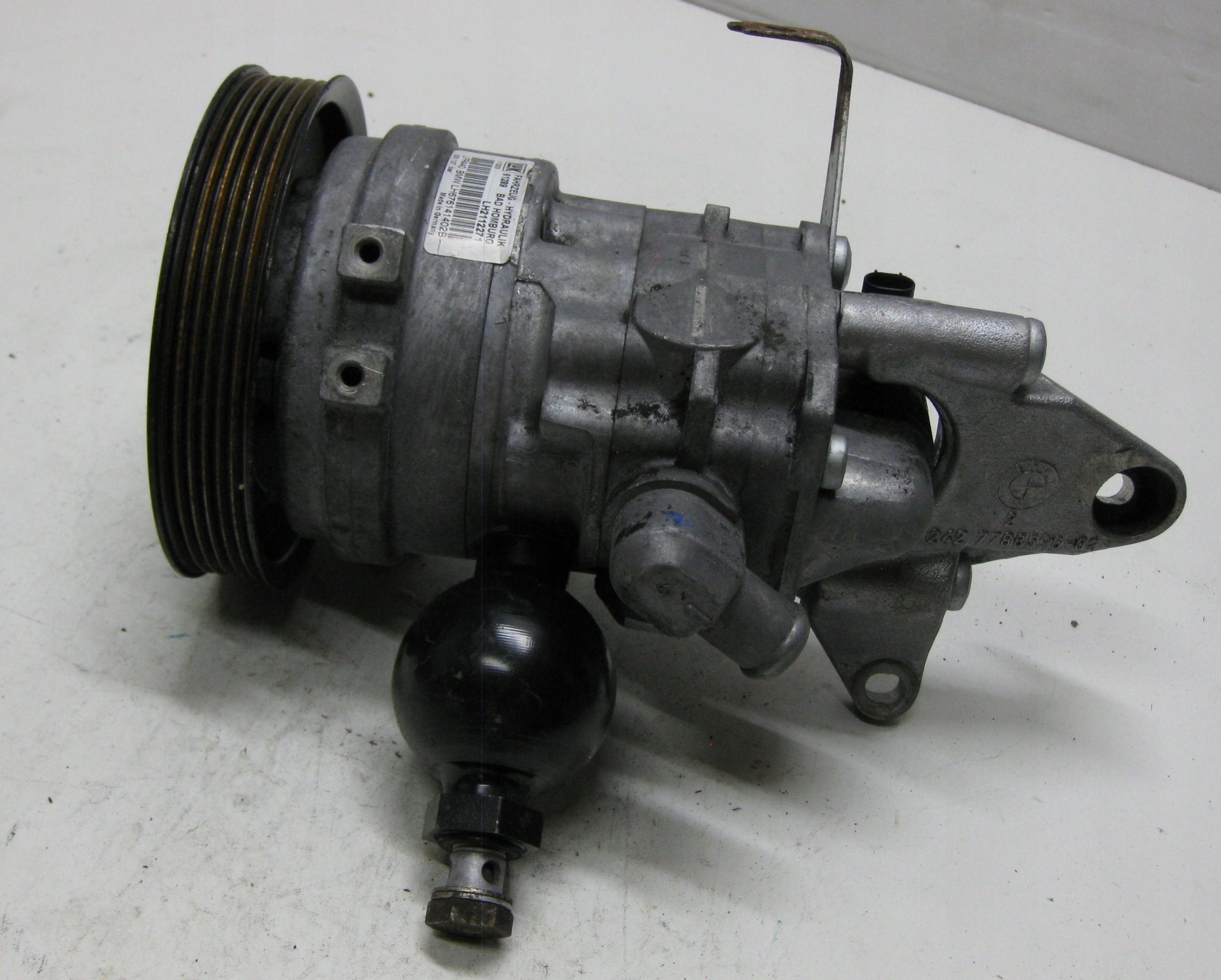 BMW 5 E60 E61 3.0 Pompa idraulica SERVOSTERZO LH2112271