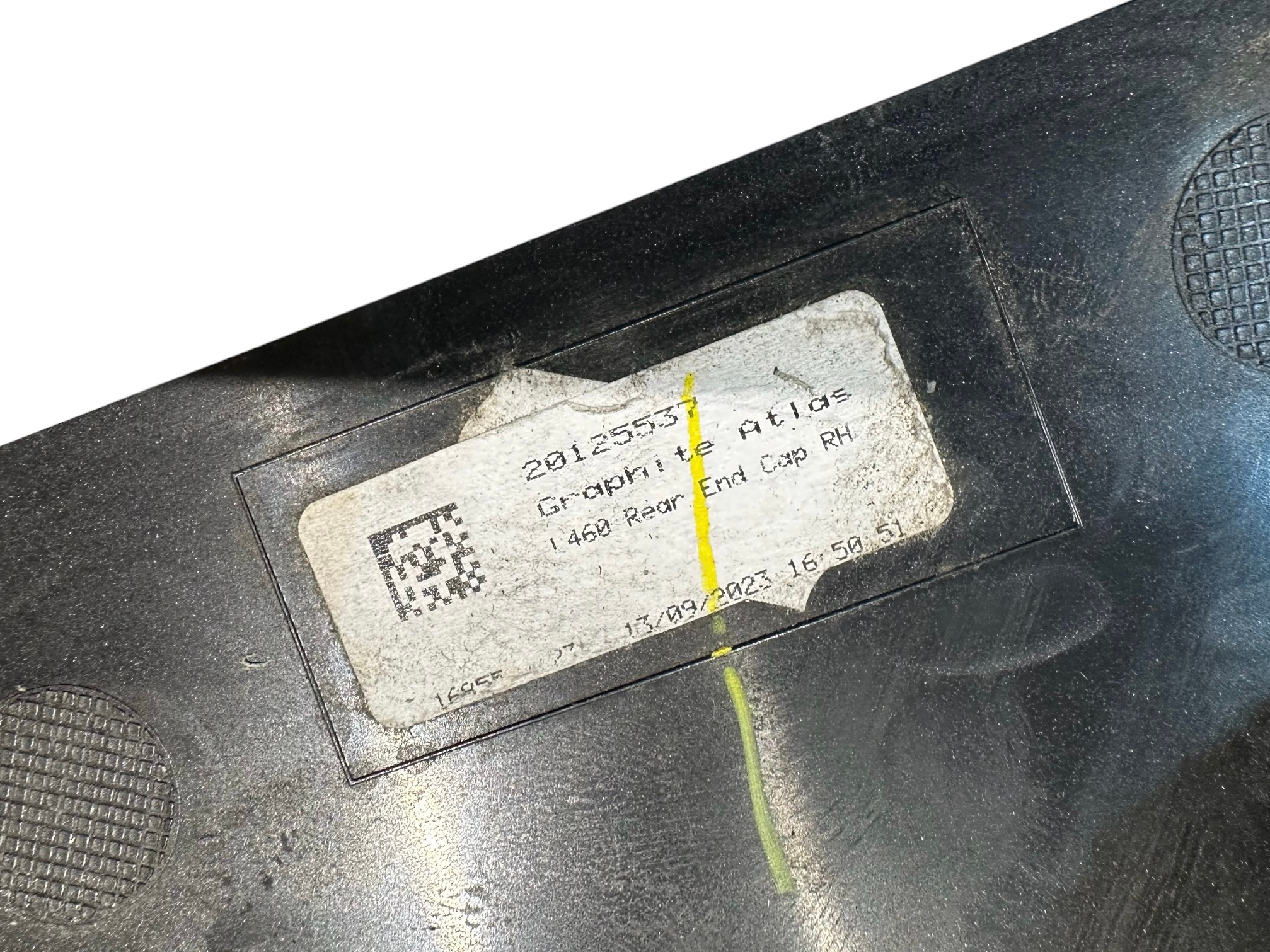 RANGE ROVER L460 kryt panel RH M8E2-17C768-C