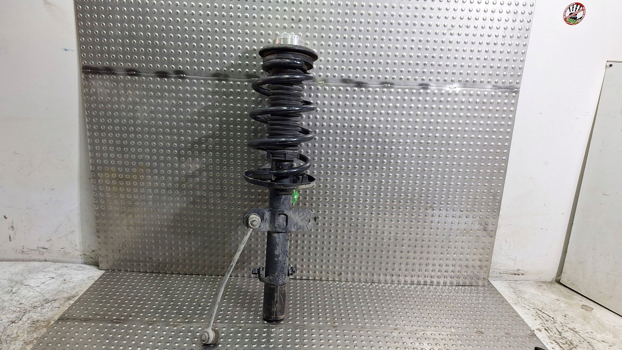 shock absorber left right front A9103209000 MERCEDES SPRINTER W907 W910