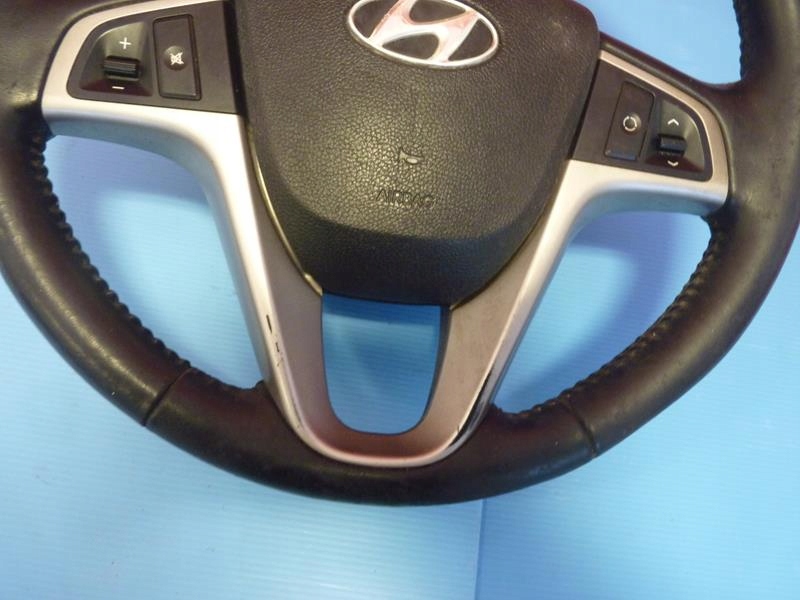 Hyundai i20 рулевое колесо 08-