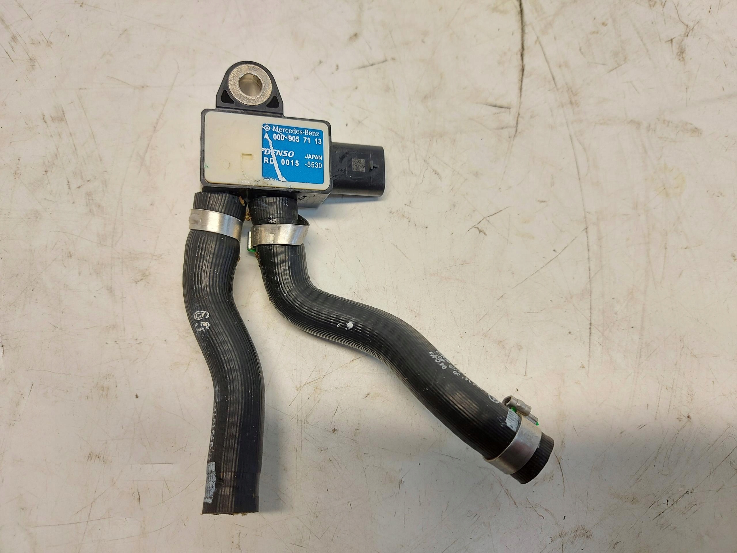 Mercedes W254 GLC 220d Sensor Gase A0009057113