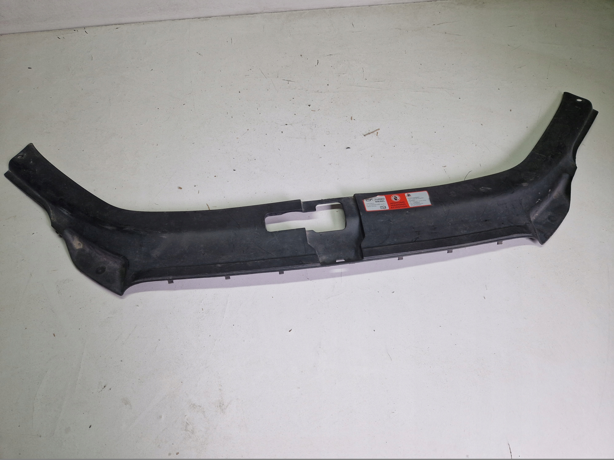 kryt stěny předního AUDI Q7 4L 4L0807081