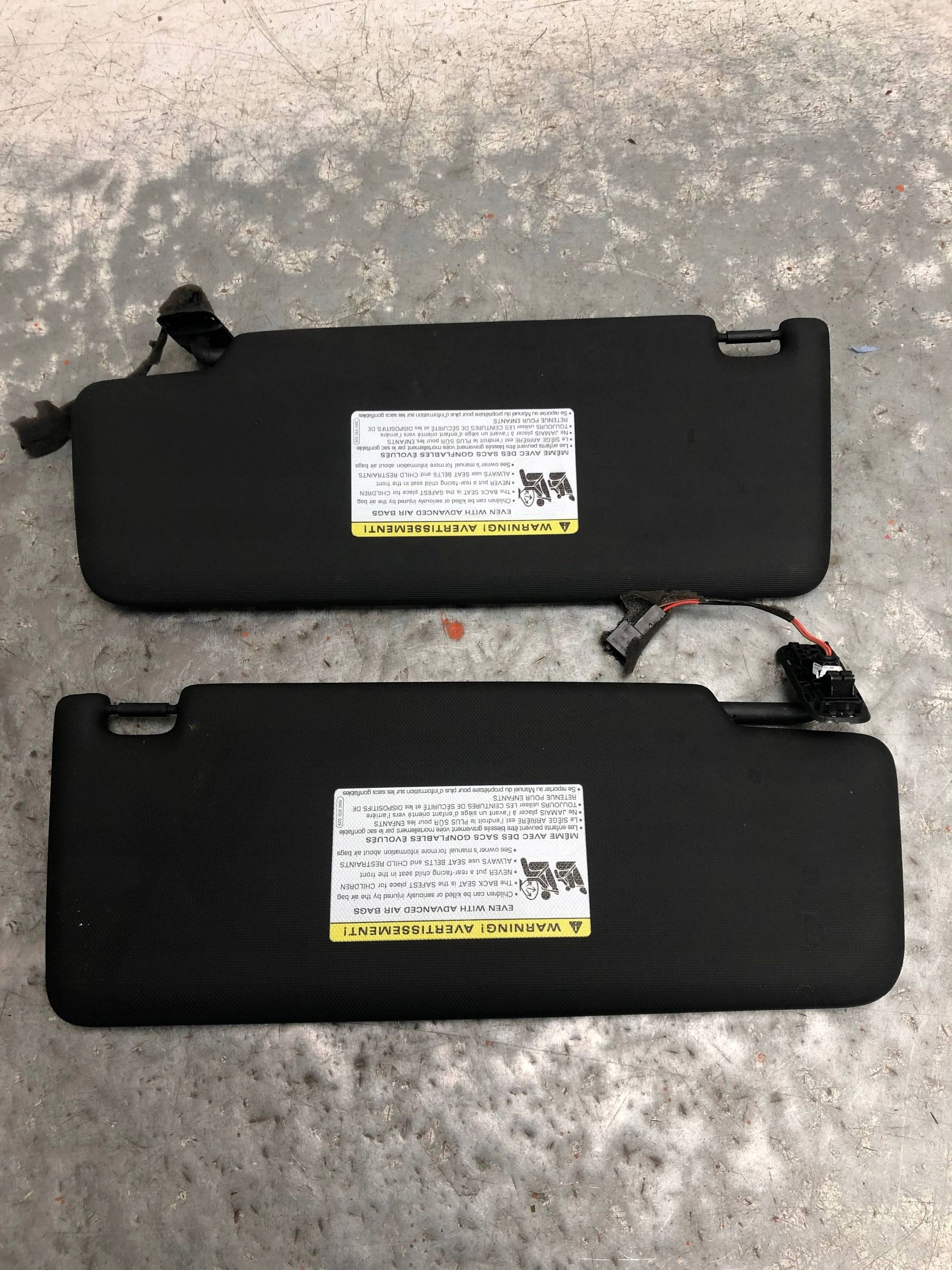 visor cover PRZECIWSLONECZNA left right black, AUDI Q4 E-TRON 89A857551E