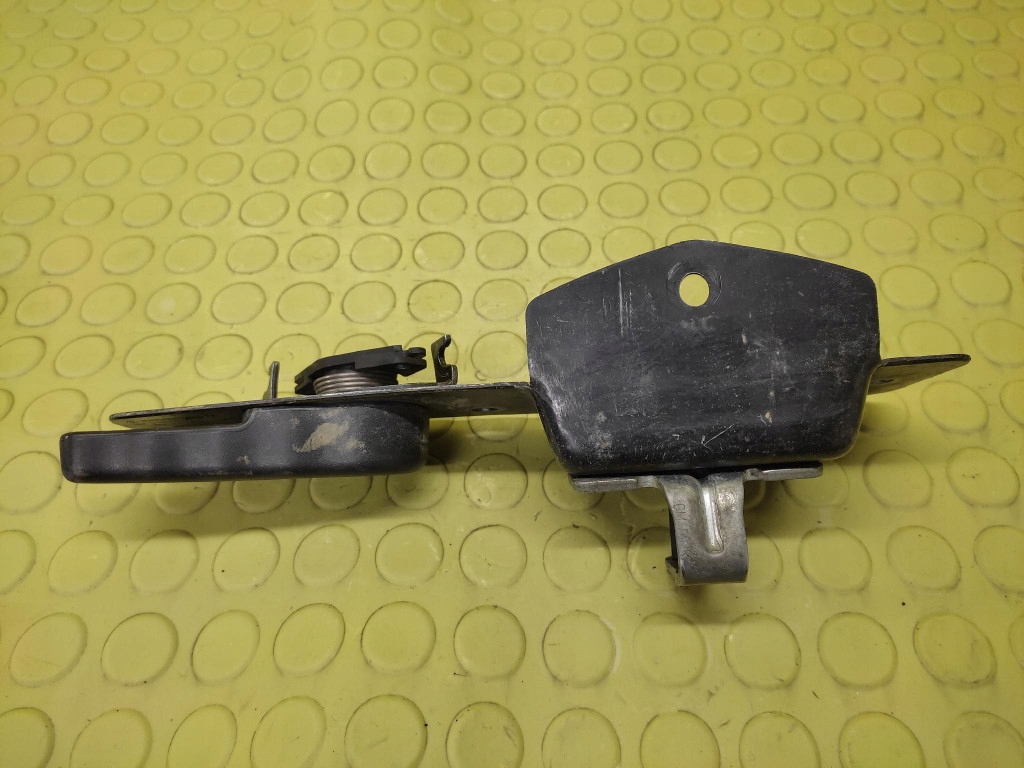 OPEL VIVARO lock door right rear part 8200006260