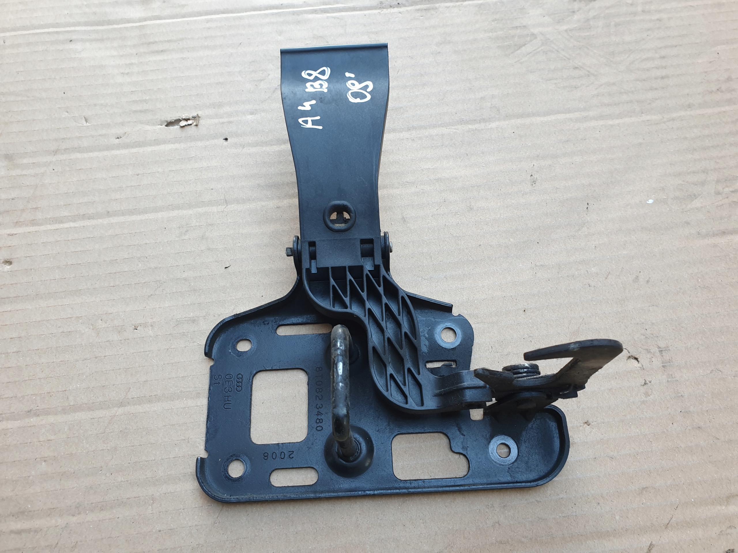 bonnet latch lock RYGIEL AUDI A4 B8 A5 2008- 8T0823480