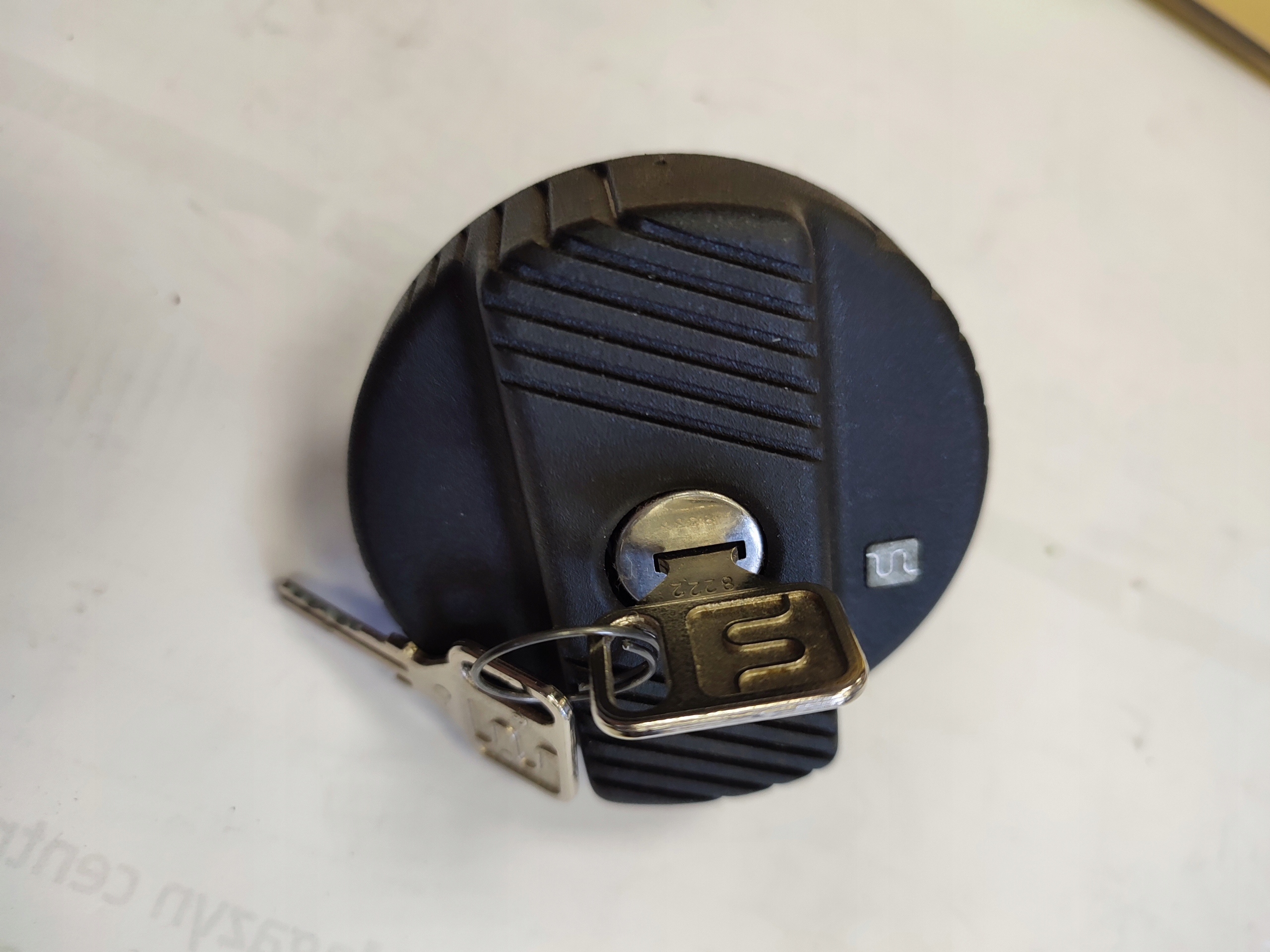 XS223 KOREK WLEWU PALIWA FORD ESCORT/FIESTA/ORION 81-89