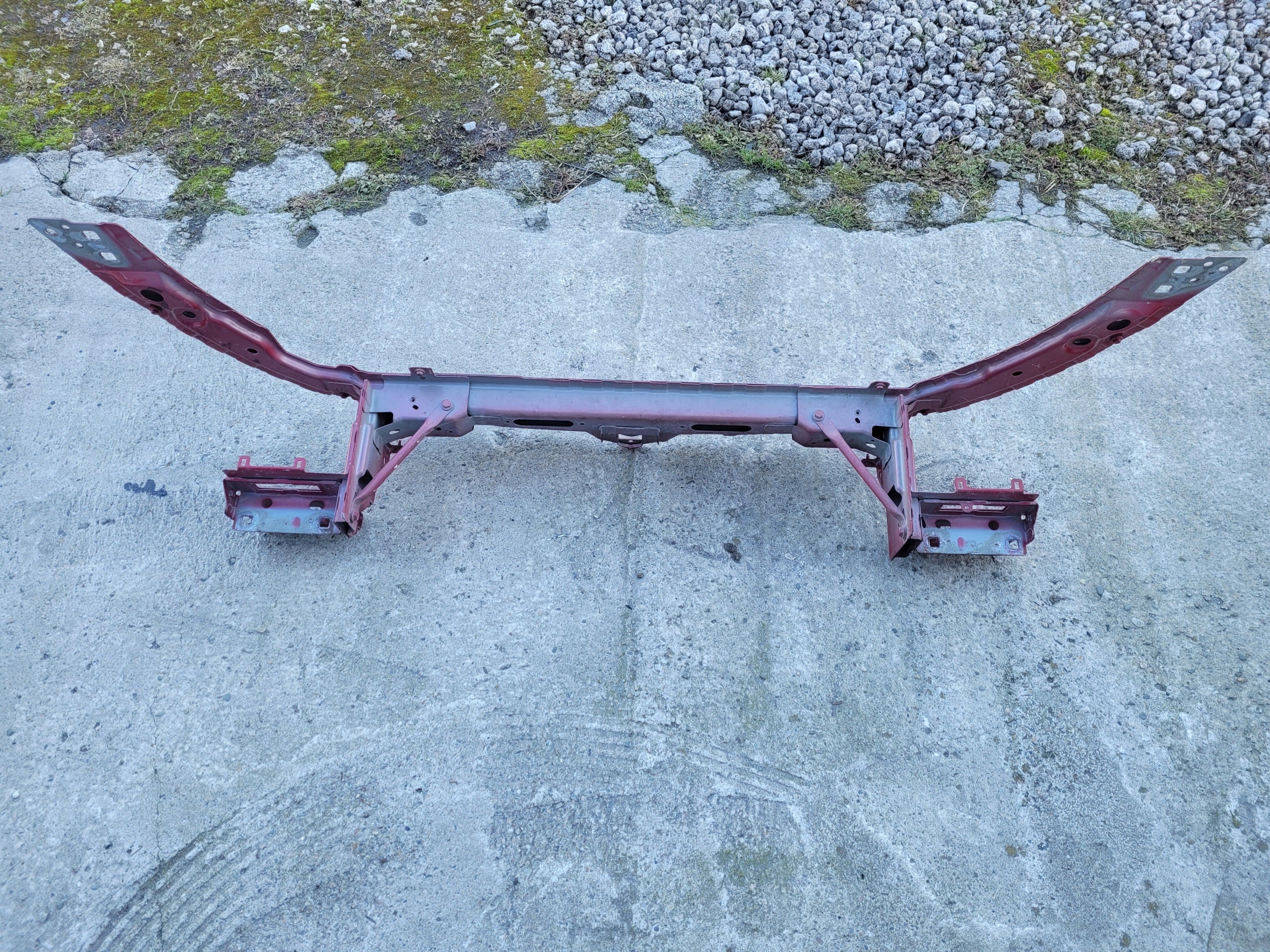 Evoque Lift L538 - Pas przedni górny Producent części Land Rover OE