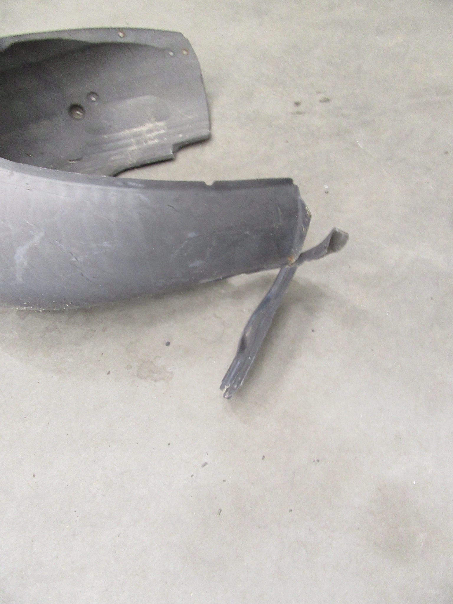 mudguard left left rear part BMW e65 e66 2001r.- 2004r.