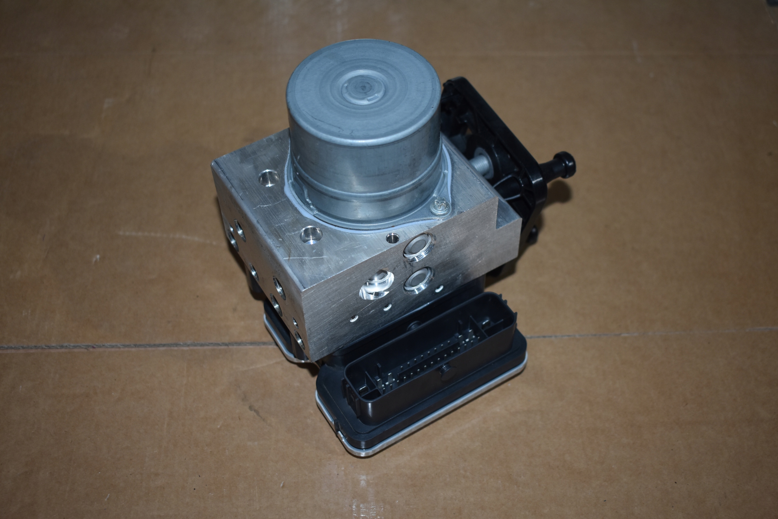 IDEALNY control unit pump ABS MERCEDES W206 W223 4 MATIC 1
