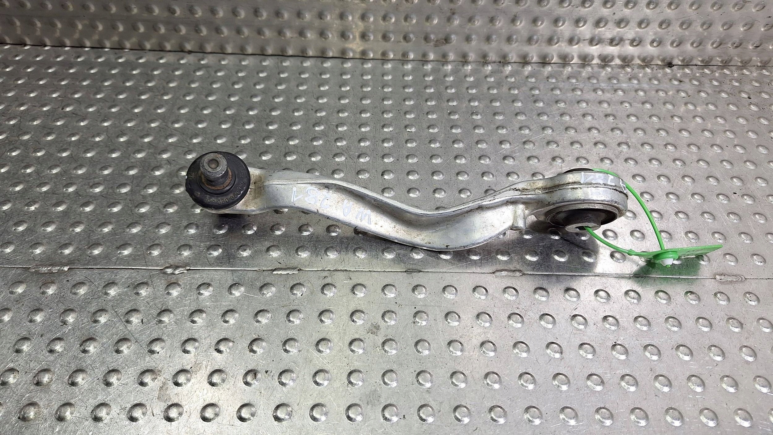 arm right front upper OE 4D0407512F AUDI A4 B6 A6 C5 PASSAT B5 SUPERB and
