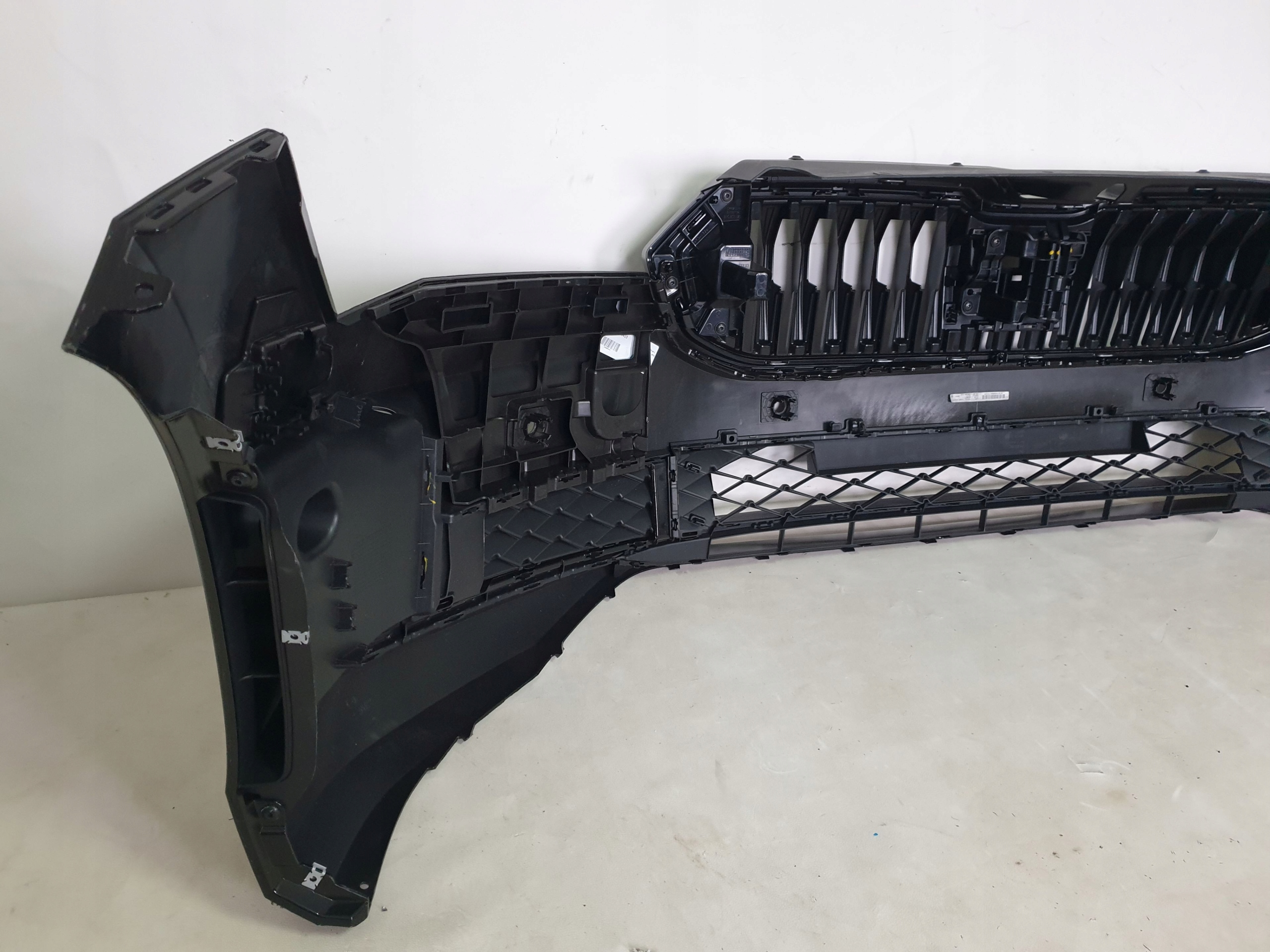 SKODA SUPERB IV 3P0 23-> bumper front front 4 x PDC cover 3P0807221
