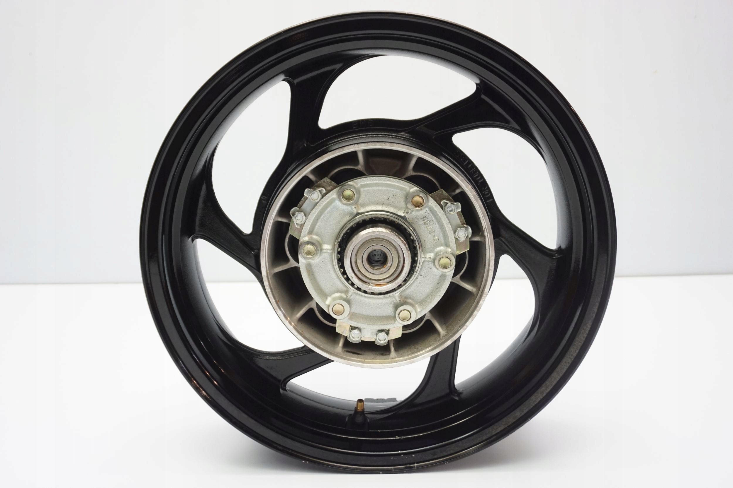 SUZUKI INTRUDER M-800 05-08 ОБОД ЗАДНИЙ ЗАДНИЙ