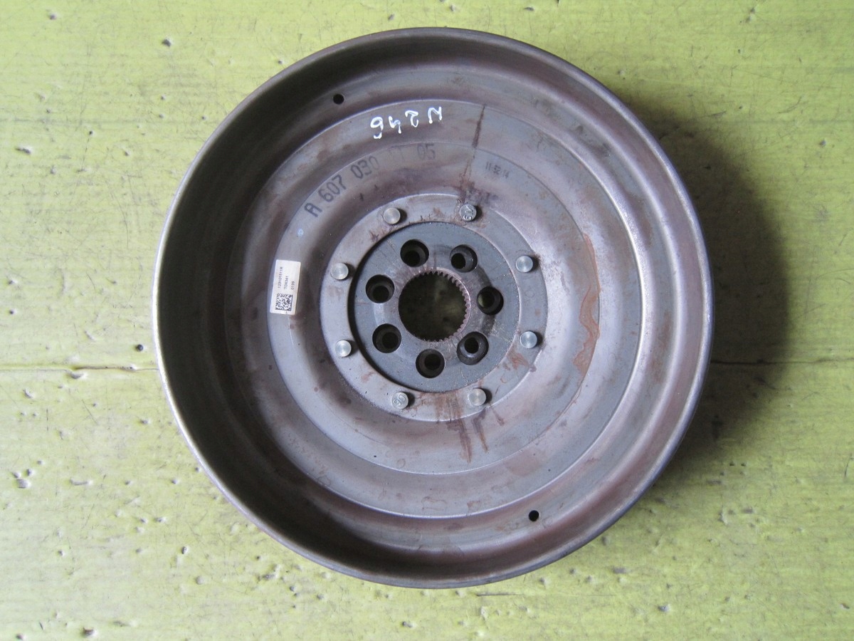 A6070301105 123101511R - MERCEDES W246 B класс 1.5 CDI ДВУХМАССОВОЕ колесо