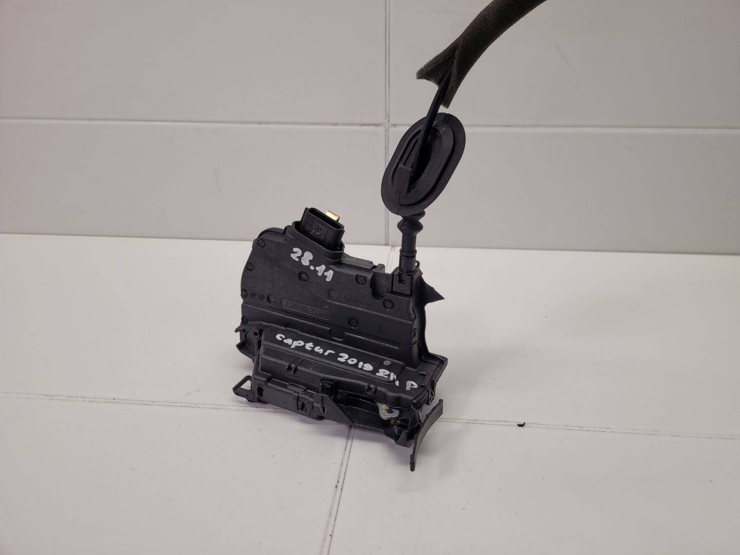lock door front right side Renault Clio 4 facelift 2019 805024563R