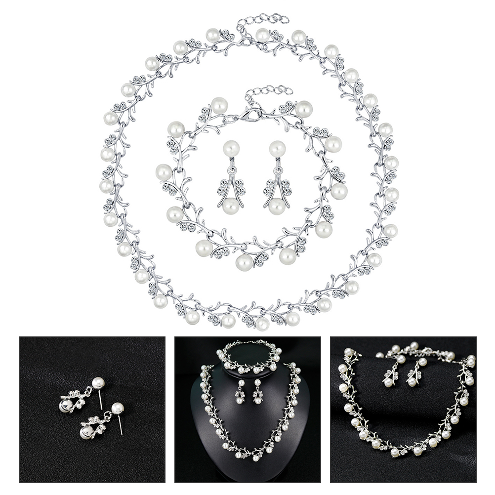 ZESTAW NASZYJNIKÓW PERŁOWYCH NASZYJNIKI PERŁOWE Rodzaj zapięcia zatrzask