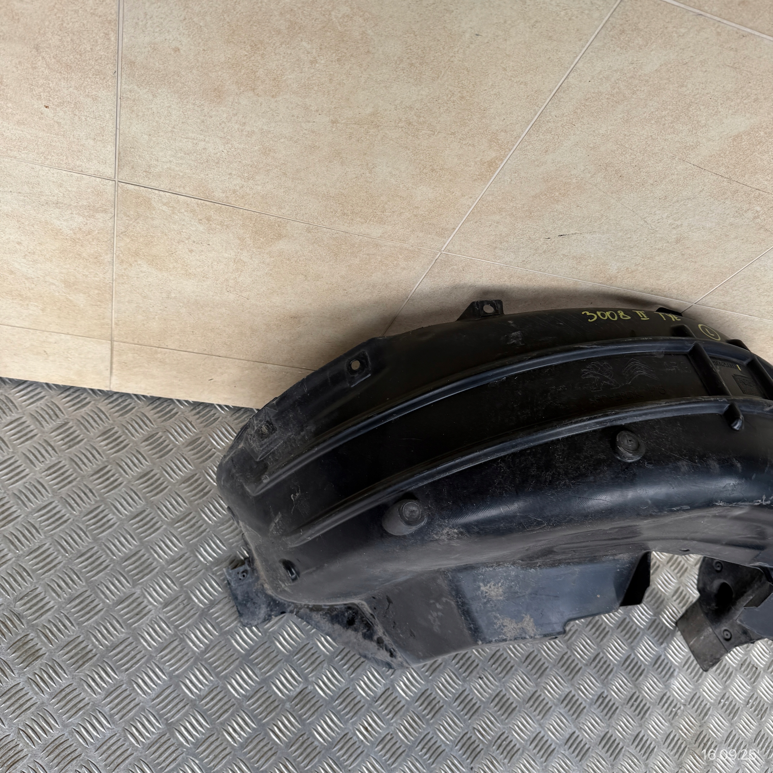 mudguard rear. left PEUGEOT 3008 II 9810125680
