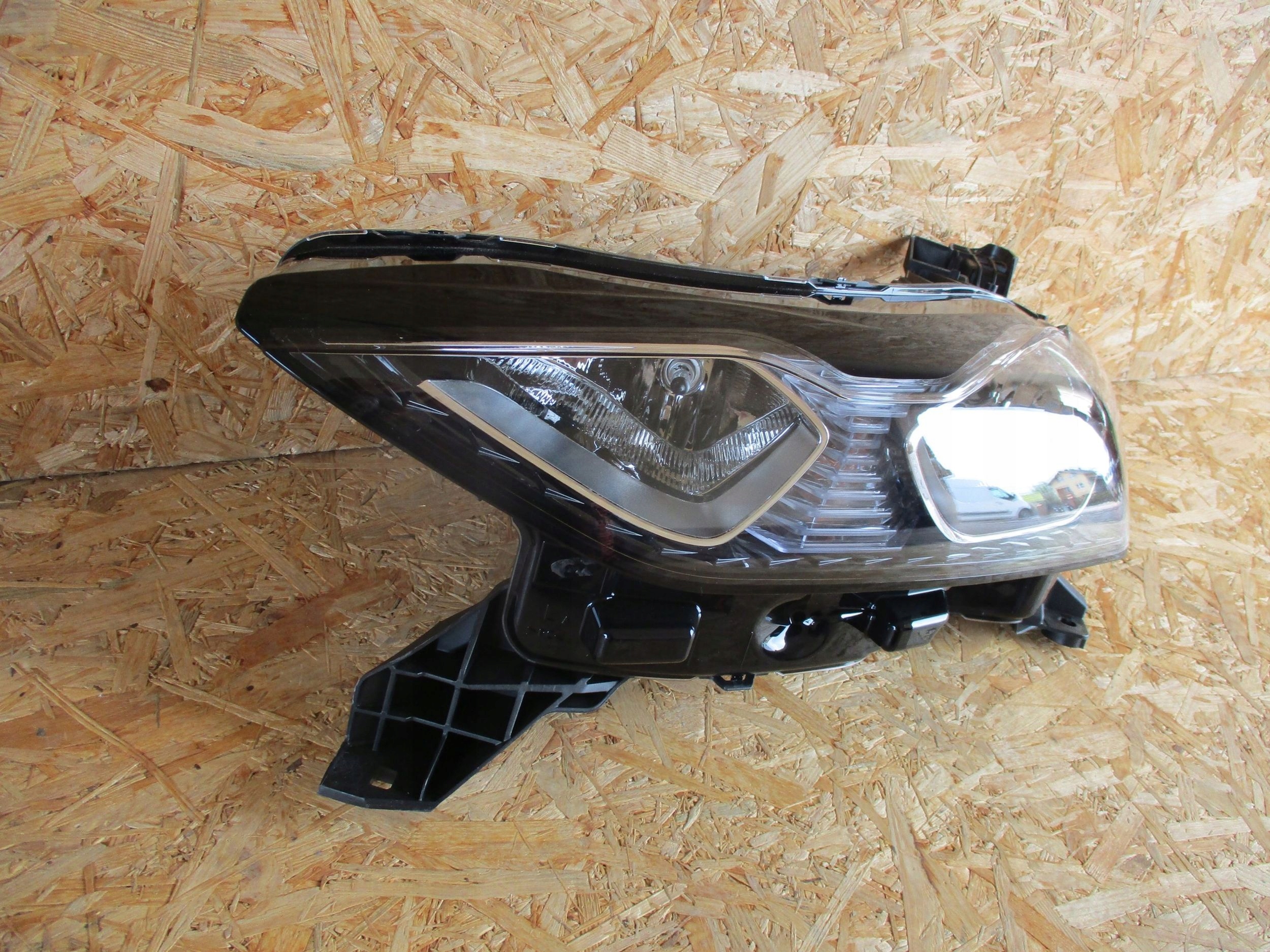 light front front left CITROEN DS3 CROSSBACK