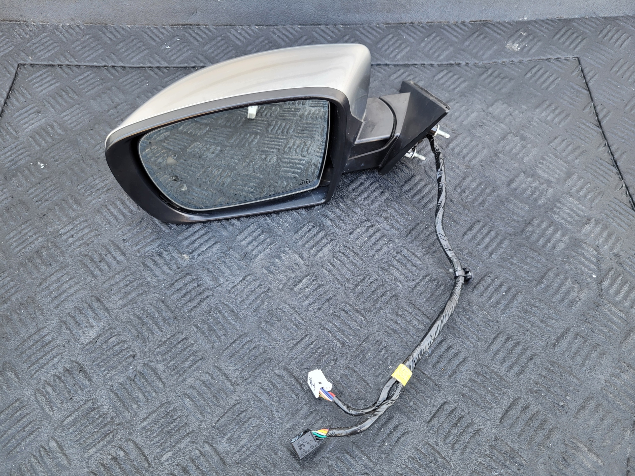 mirror left 9+9 18 PIN CHRYSLER 300C II LANCIA THEMA PDM