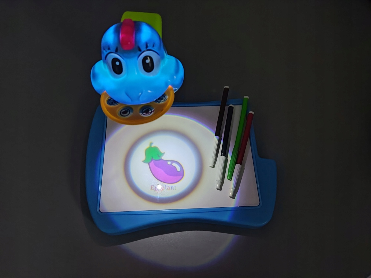 PROJEKTOR RZUTNIK DO NAUKI RYSOWANIA MALOWANIA ze slajdami x21 mazakami Wysokość produktu 21 cm