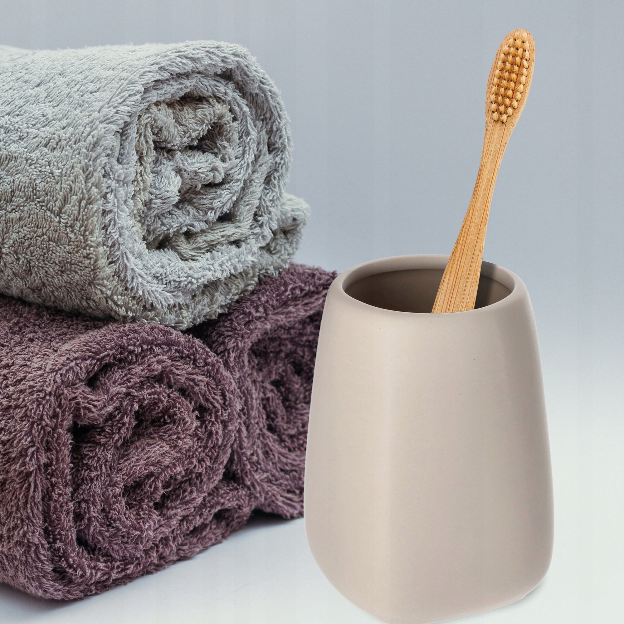 KUBEK ŁAZIENKOWY NA SZCZOTECZKĘ PASTĘ CERAMICZNY Wysokość maksymalna 11 cm