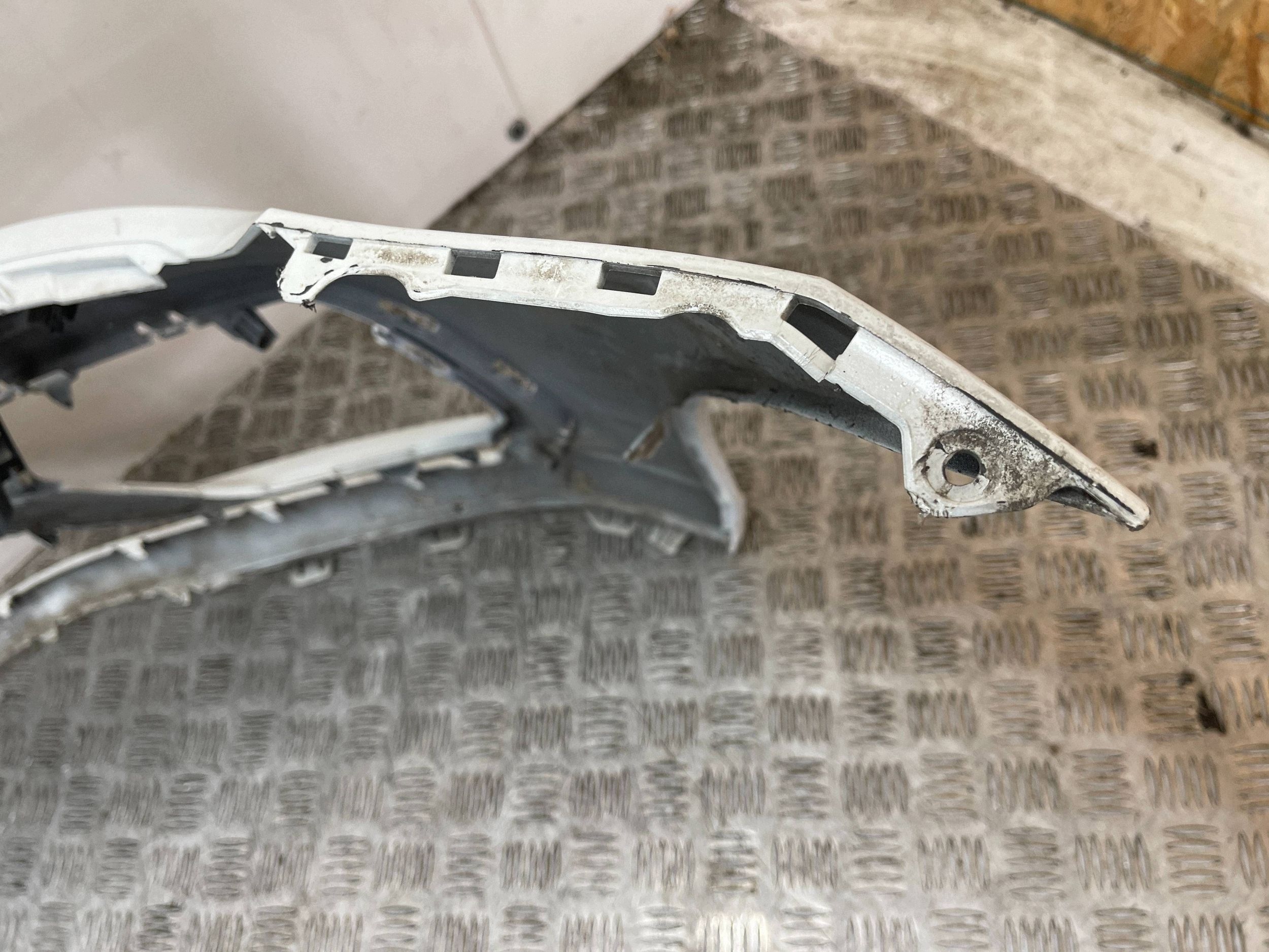 front bumper front VOLKSWAGEN GOLF VII 7 LIFT 17- R-LINE PDC washers