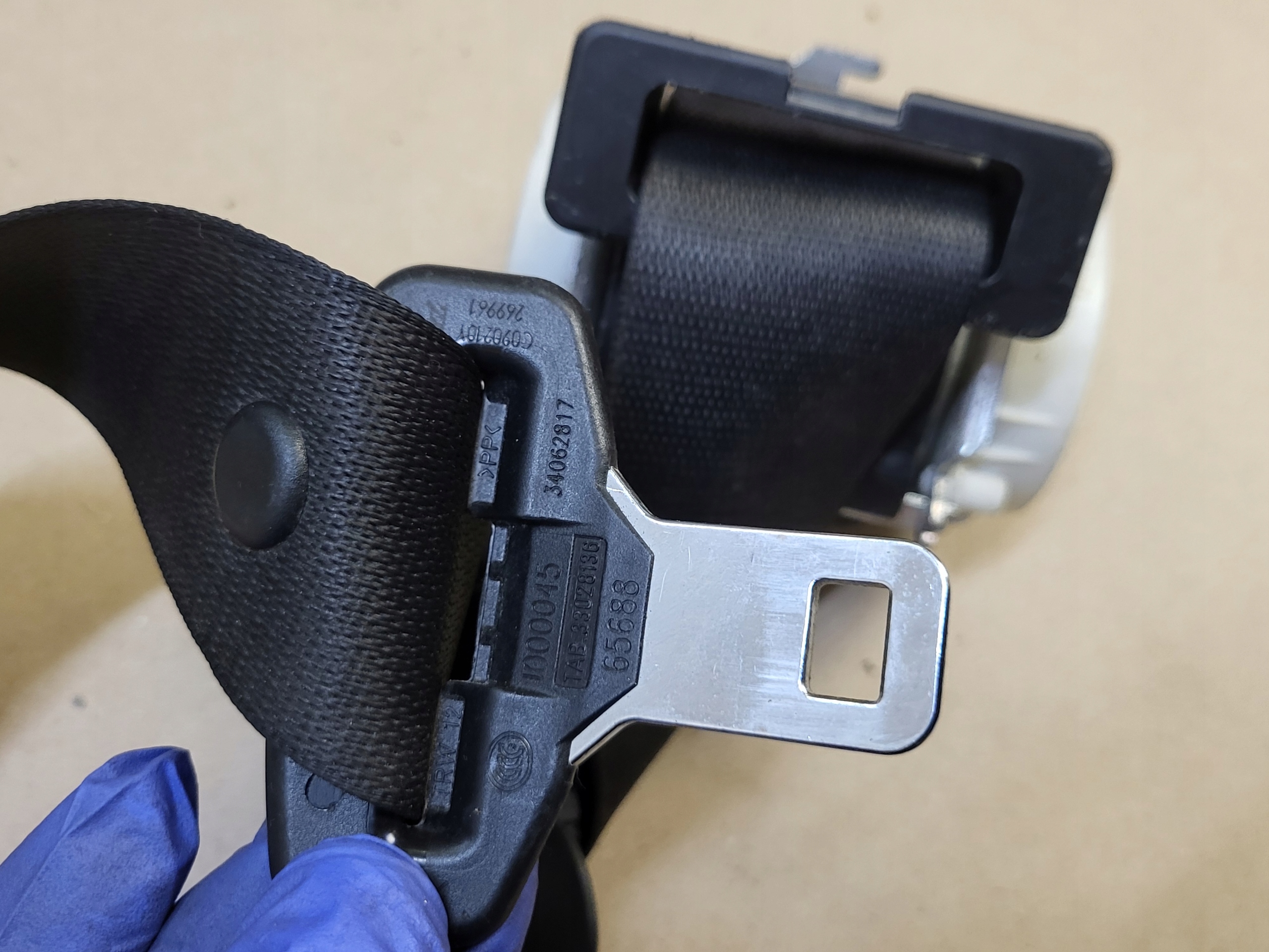 tension belt safety right front BMW X1 E84 OE