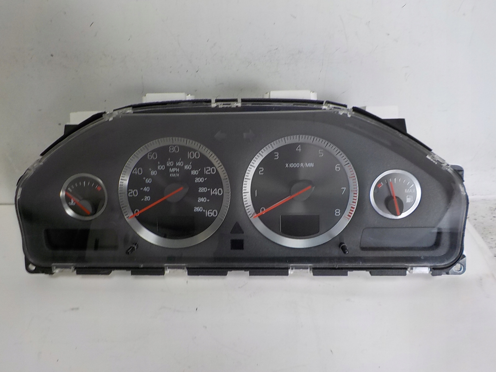 volvo S60 и V70 спидометр часы 30746110