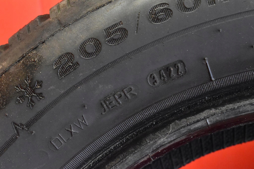 tyre tyres 2 SZT DUNLOP 205/60/16 22R