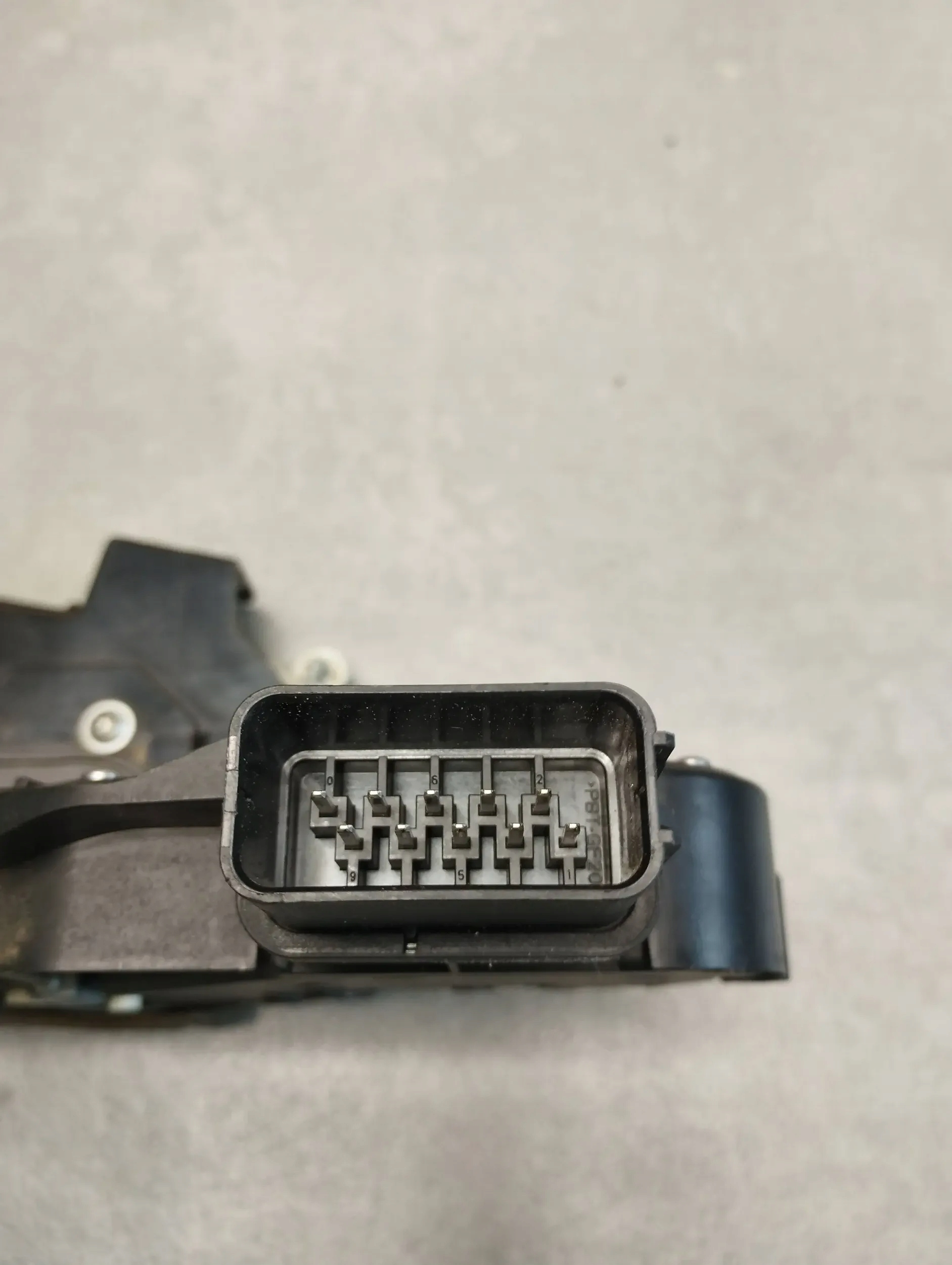 Land Rover Range Rover Sport L320 lock left front 6W8A21813GD