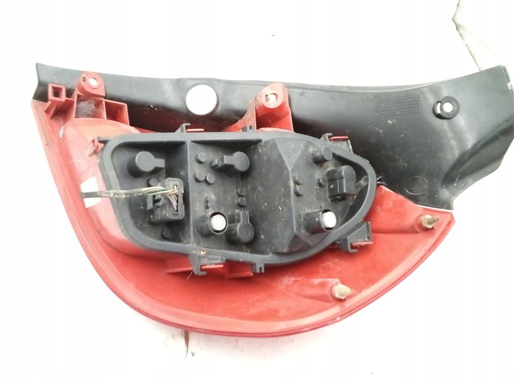 Renault Clio III 3 HB 3D light left rear part rear 89035079