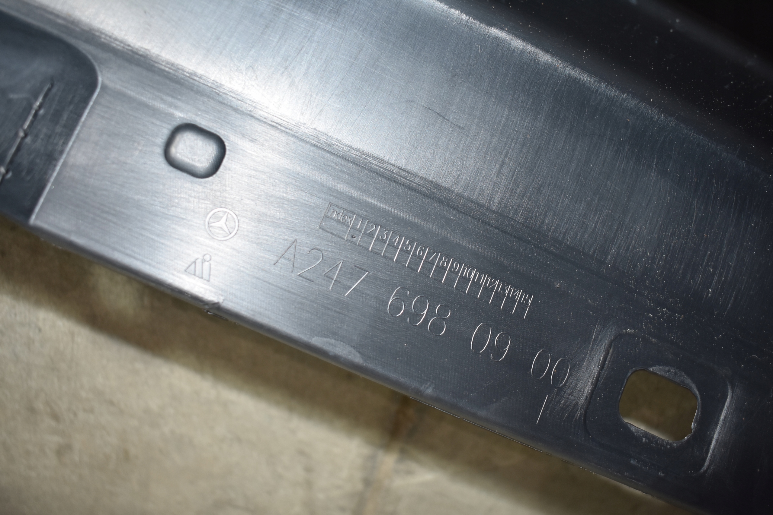 IDEALNA moulding threshold left MERCEDES H247 GLA 1
