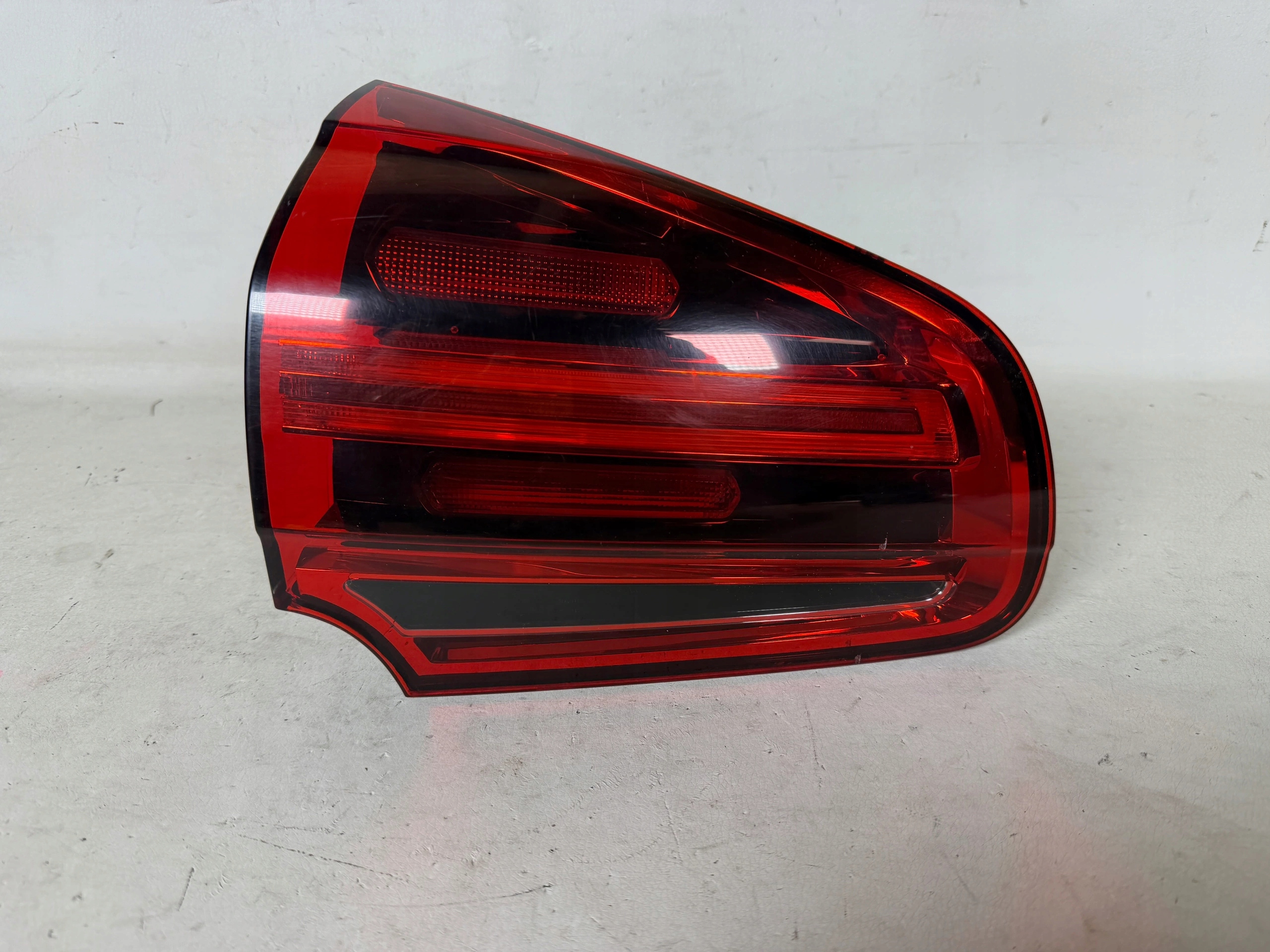 PORSCHE CAYENNE LIFT 7P5 light left rear part 7P5945307F